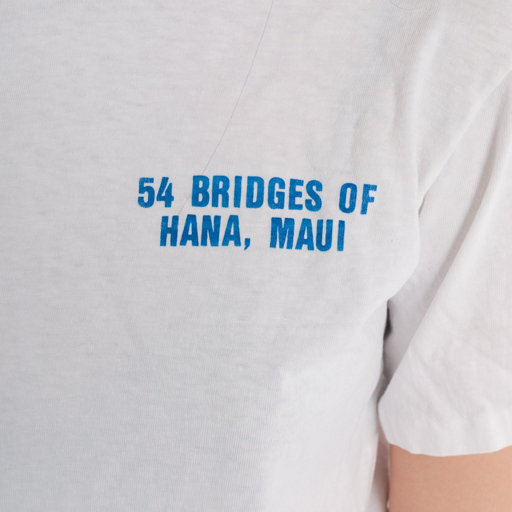 90s Maui 54 Bridges of Hana Graphic T-Shirt White Cotton Single Stitch Small