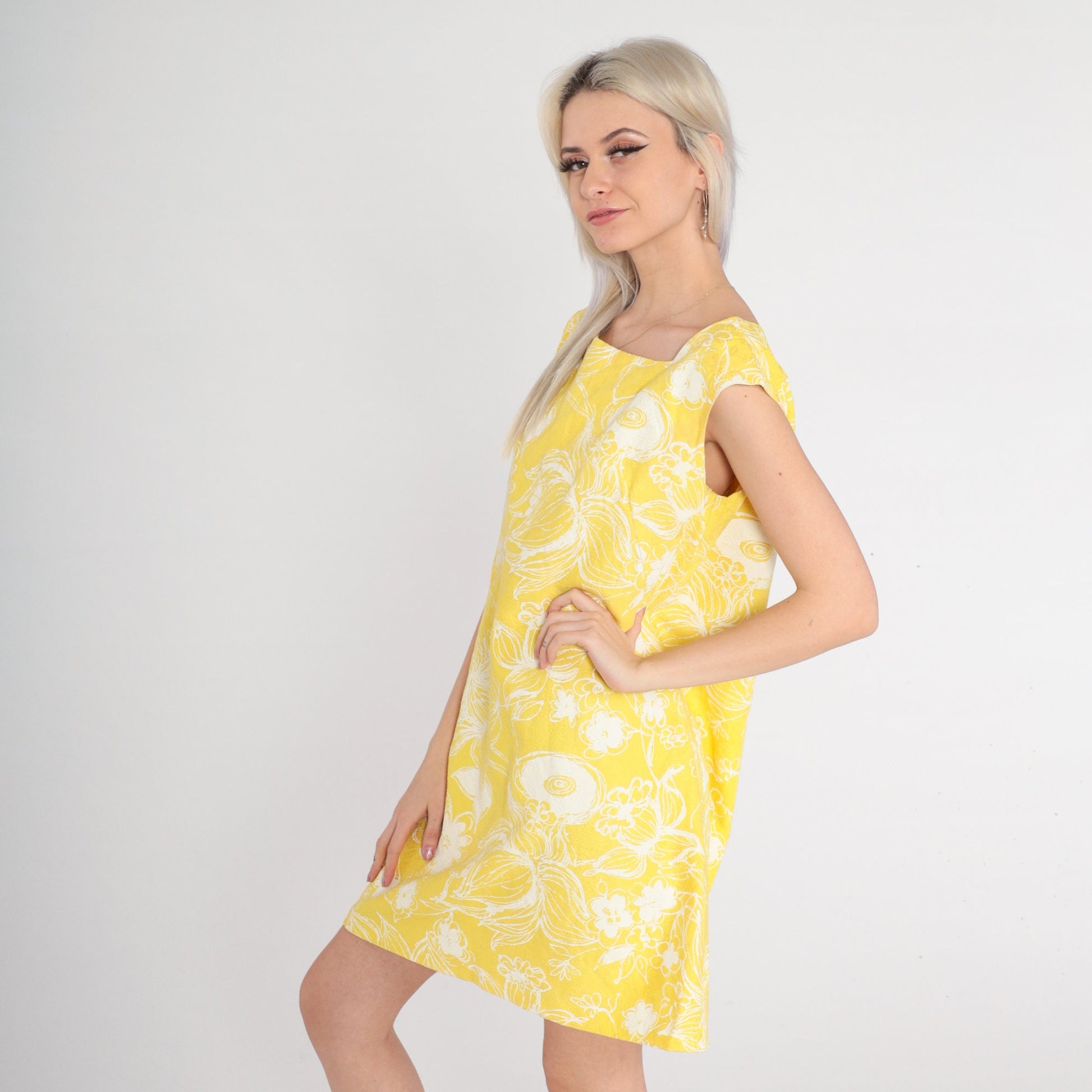 60s Yellow Floral Shift Mini Dress White Print Sleeveless Medium