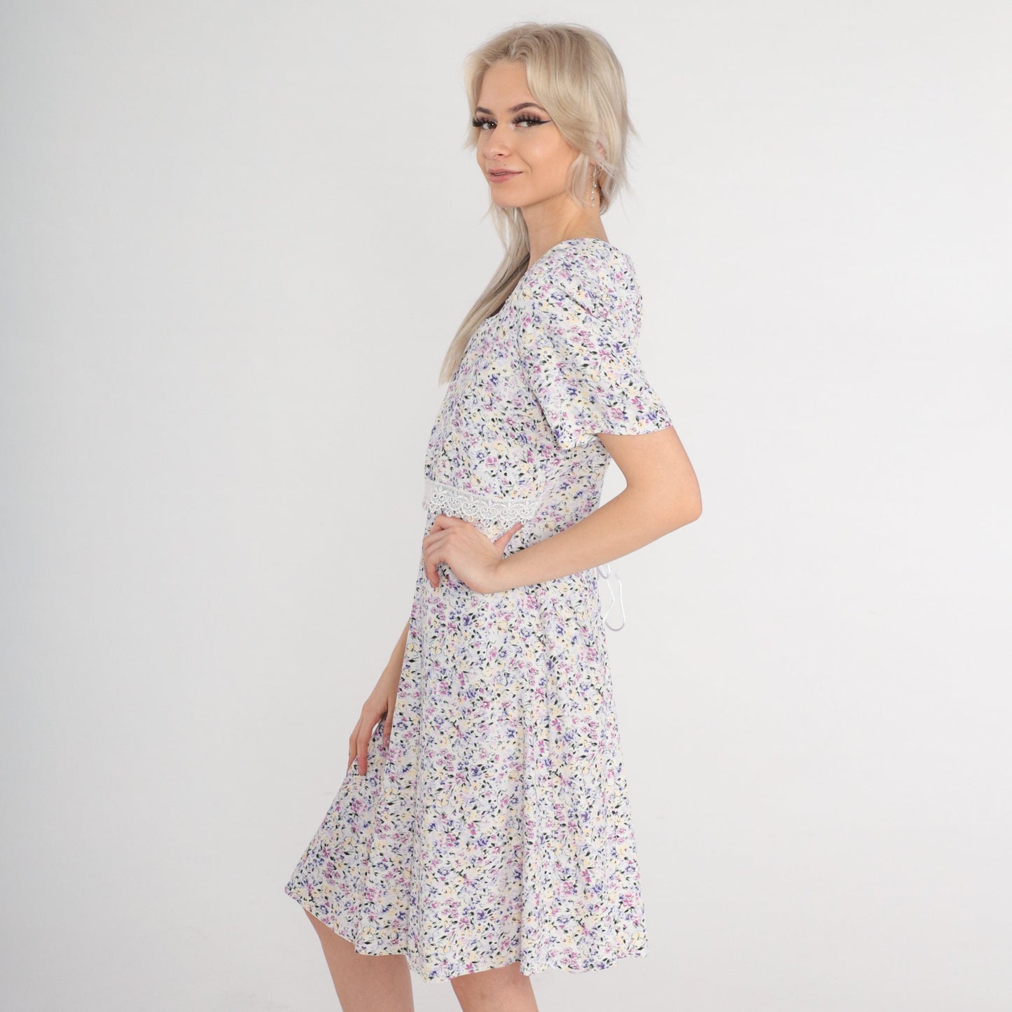 90s Floral Midi Dress White Lace Trim Short Sleeve Shift Medium