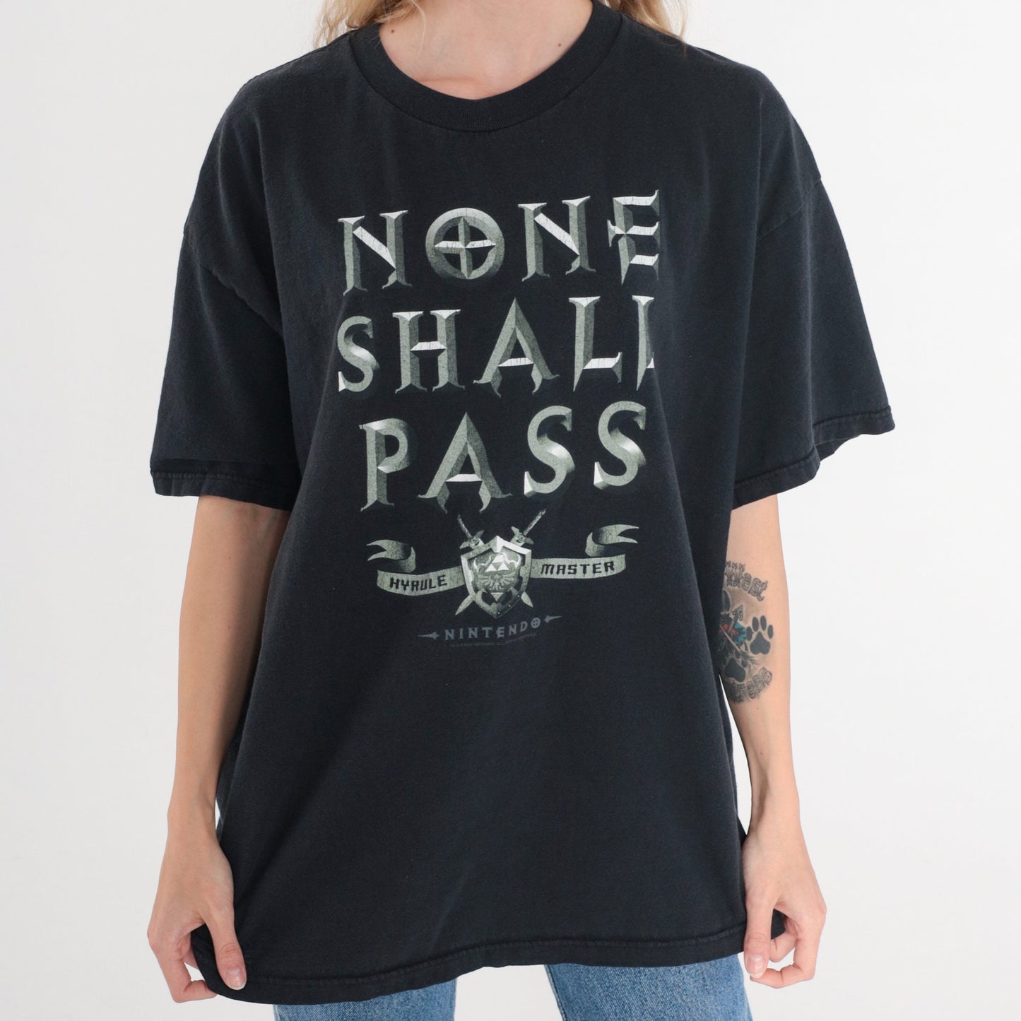 2005 Legend of Zelda Hyrule Master None Shall Pass Graphic Tee Black XL