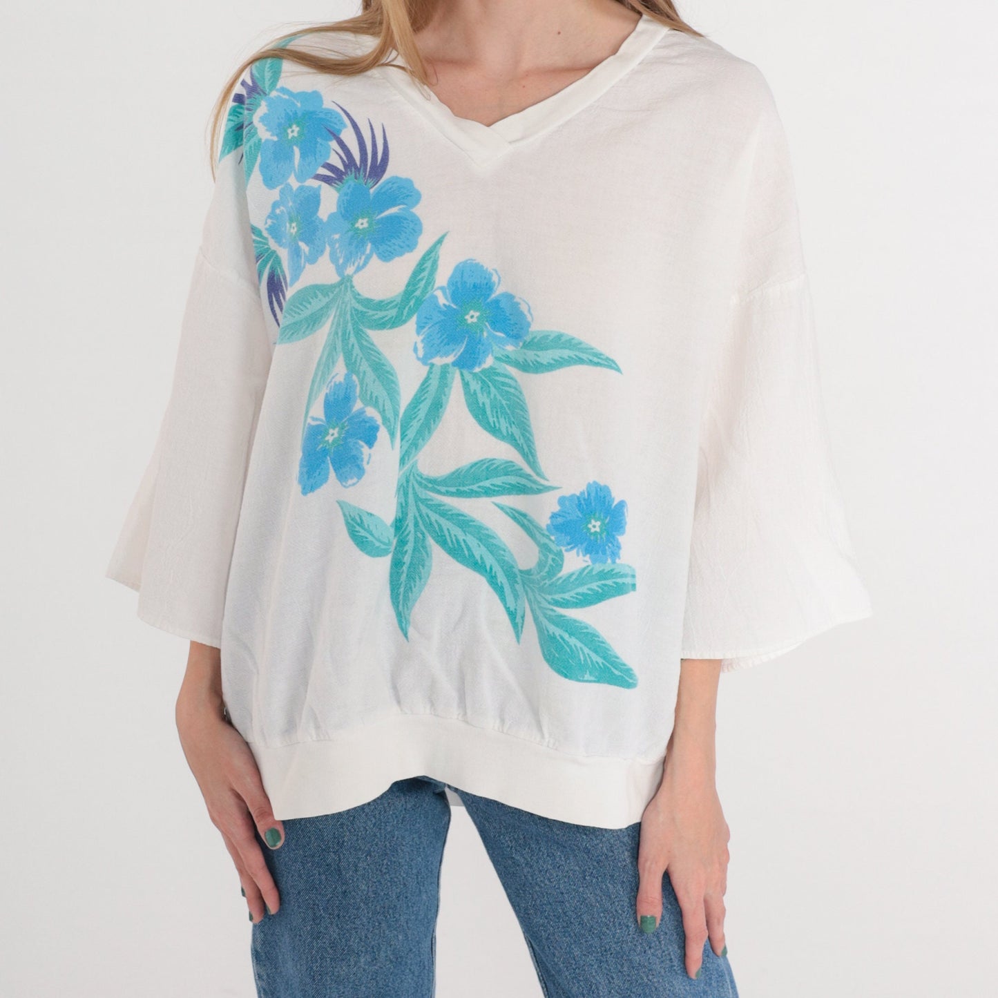 90s White Floral T-Shirt Blue Flower Graphic V-Neck 3/4 Sleeve Blouse Extra Large XL
