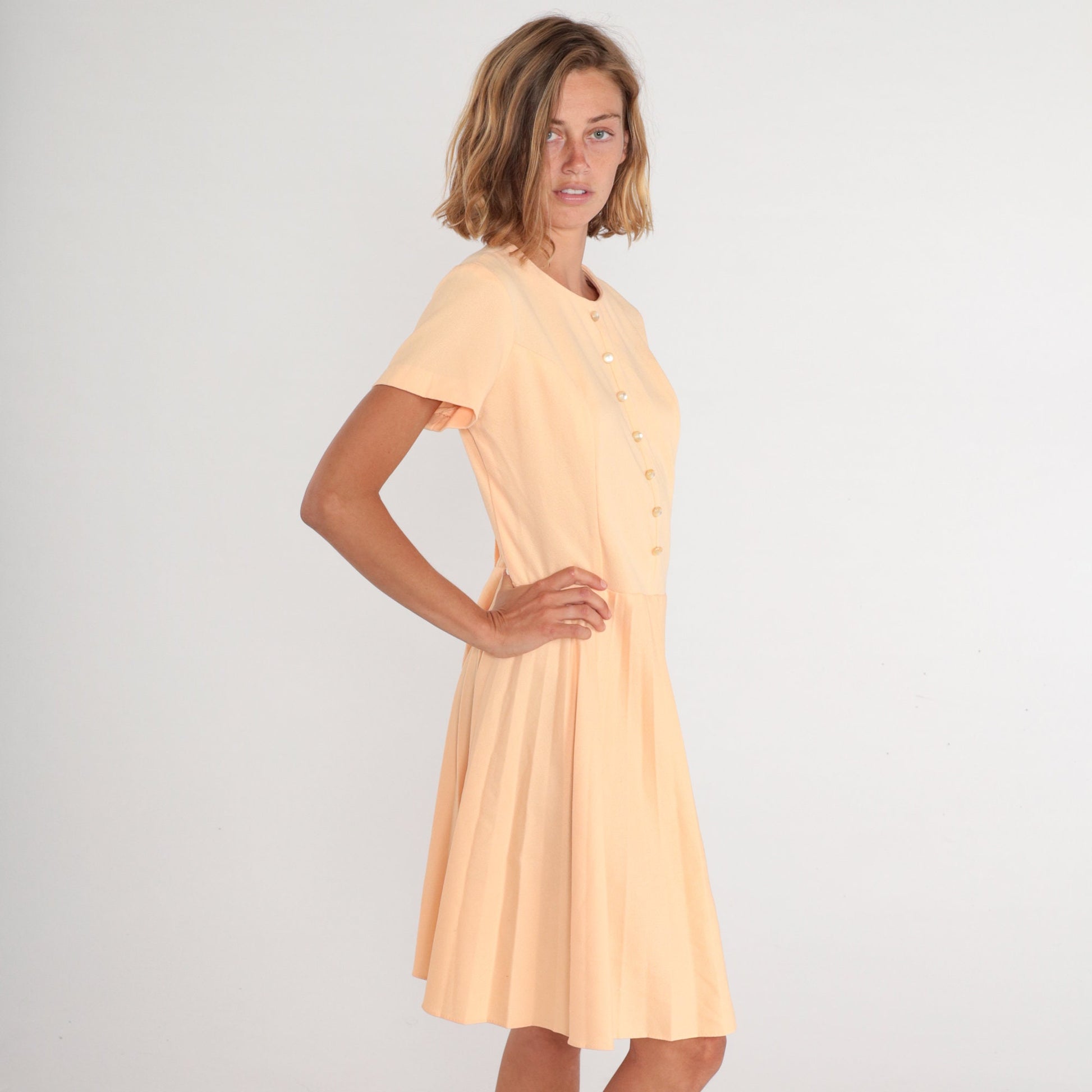 70s Peach Pleated Shirtwaist Dress Button Front High Waisted Knee Length Medium Large
