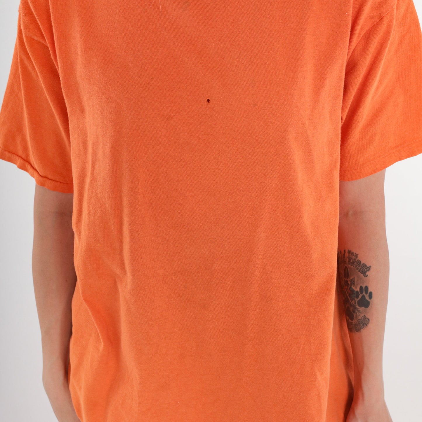 90s Orange Plain Crew Neck T-Shirt Single Stitch Distressed Medium