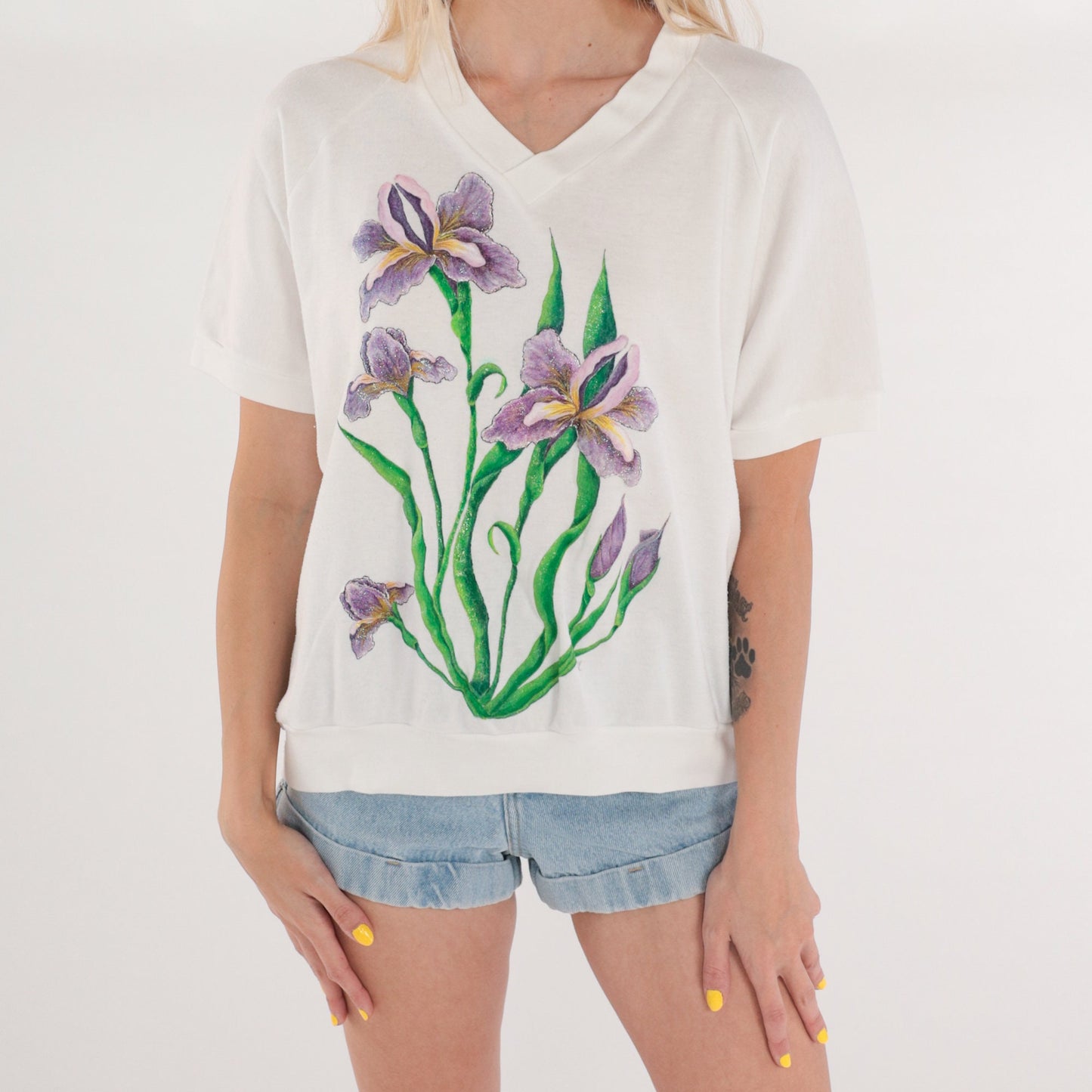 80s Iris Floral Glitter V-Neck Tee White Graphic Short Sleeve Large L