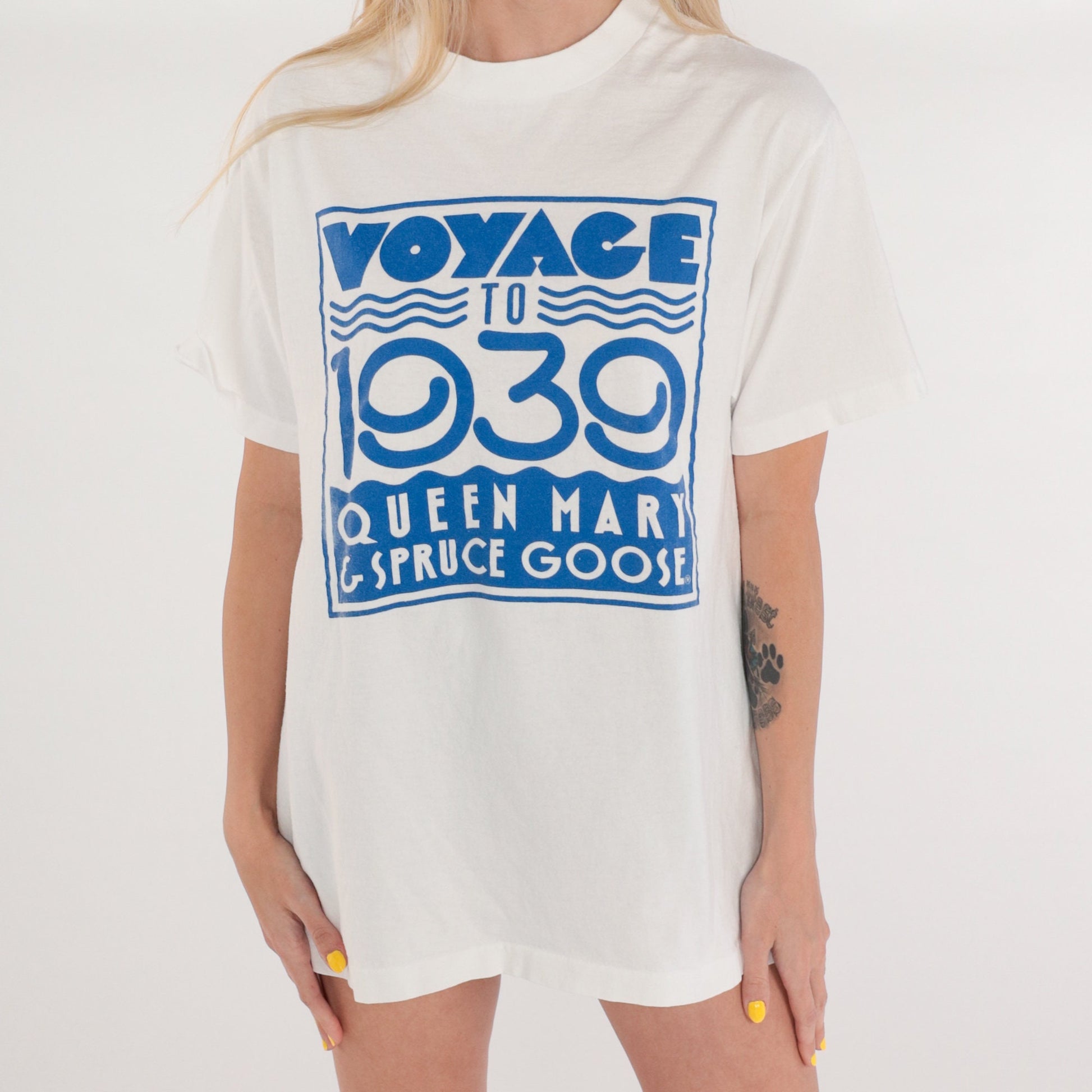 Y2K Queen Mary Spruce Goose Graphic T-Shirt White Cotton Tee Medium