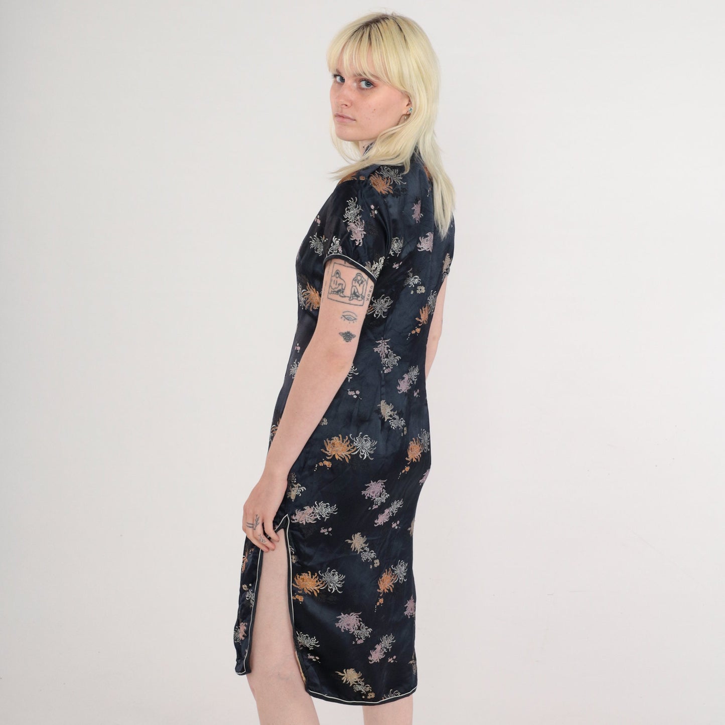 90s Black Floral Cheongsam Midi Dress Mandarin Collar Frog Buttons Side Slit Medium
