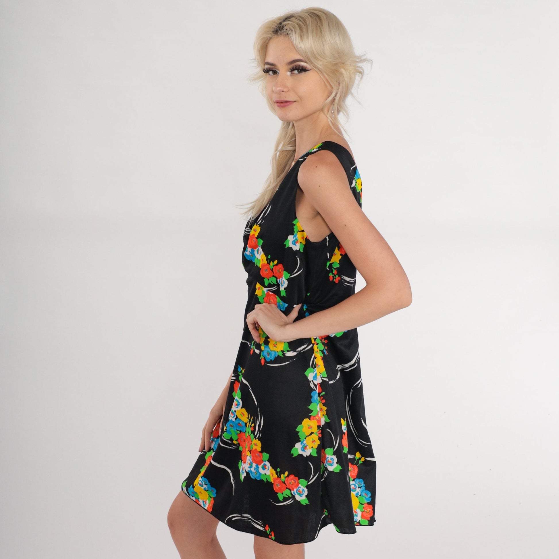 70s Black Floral Mini Dress Sleeveless V-Neck Empire Waist Medium M
