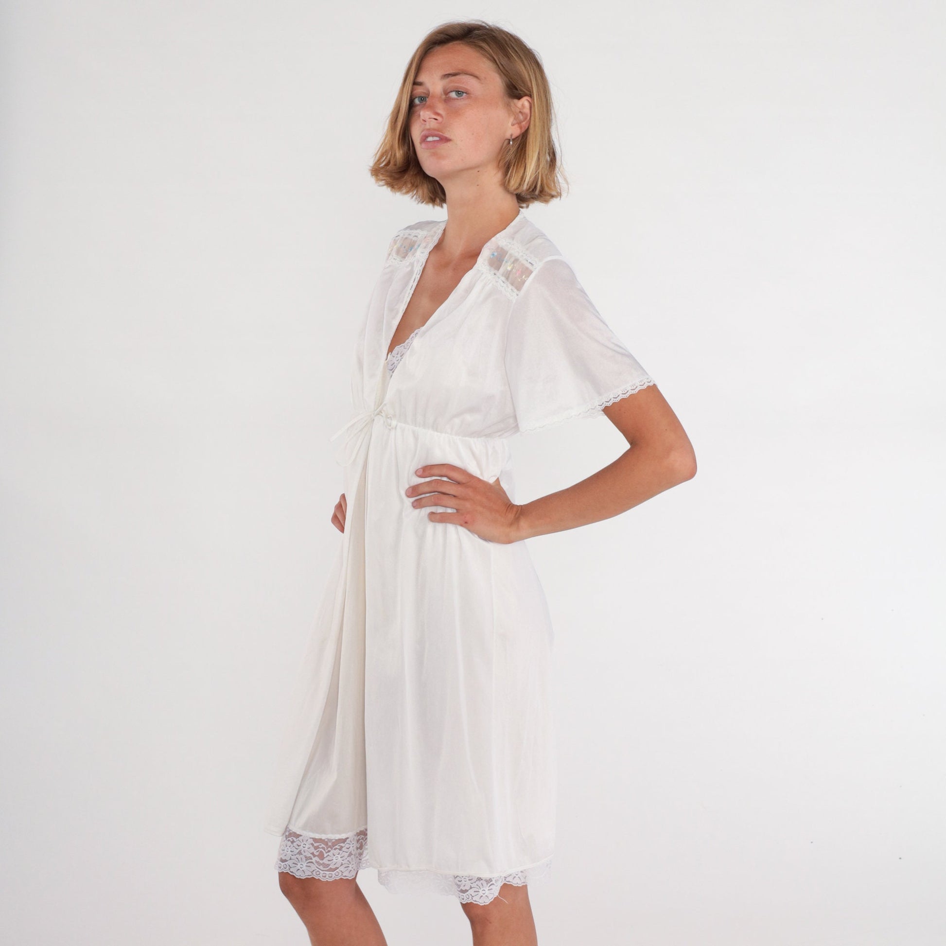 70s White Nylon Pajama Robe Floral Embroidered Tie Front Mini Nightgown XS