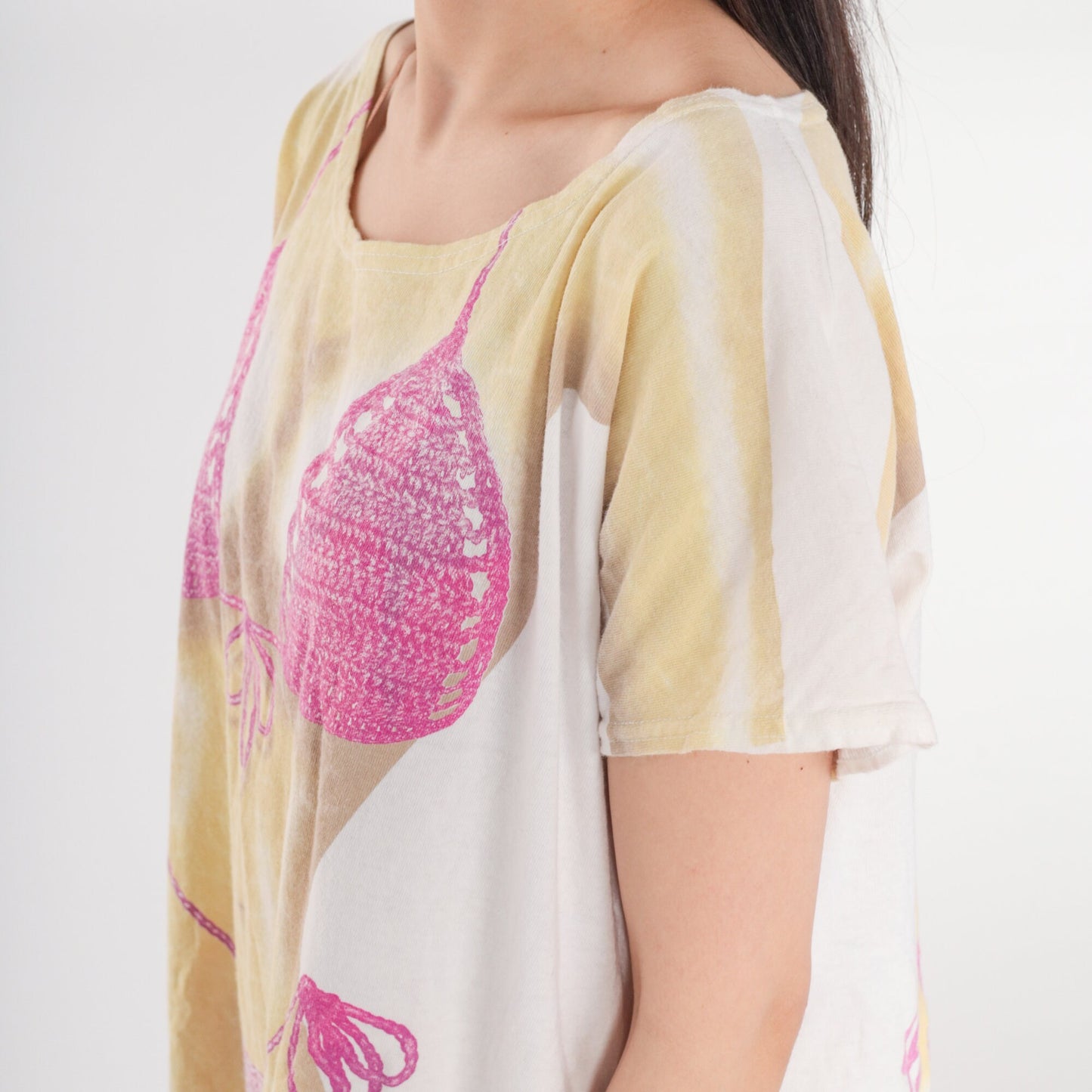 90s Airbrushed Bikini Body Graphic T-Shirt Dress Bird Legs Mini Cotton