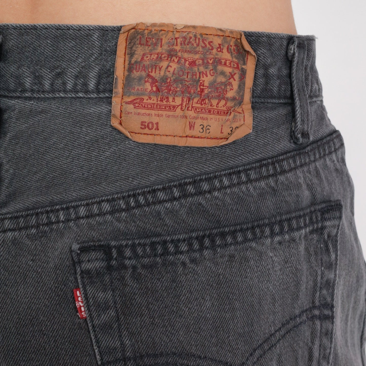 90s Levi's 501 Black Denim Cut-Off Shorts Frayed Mid Rise Large L