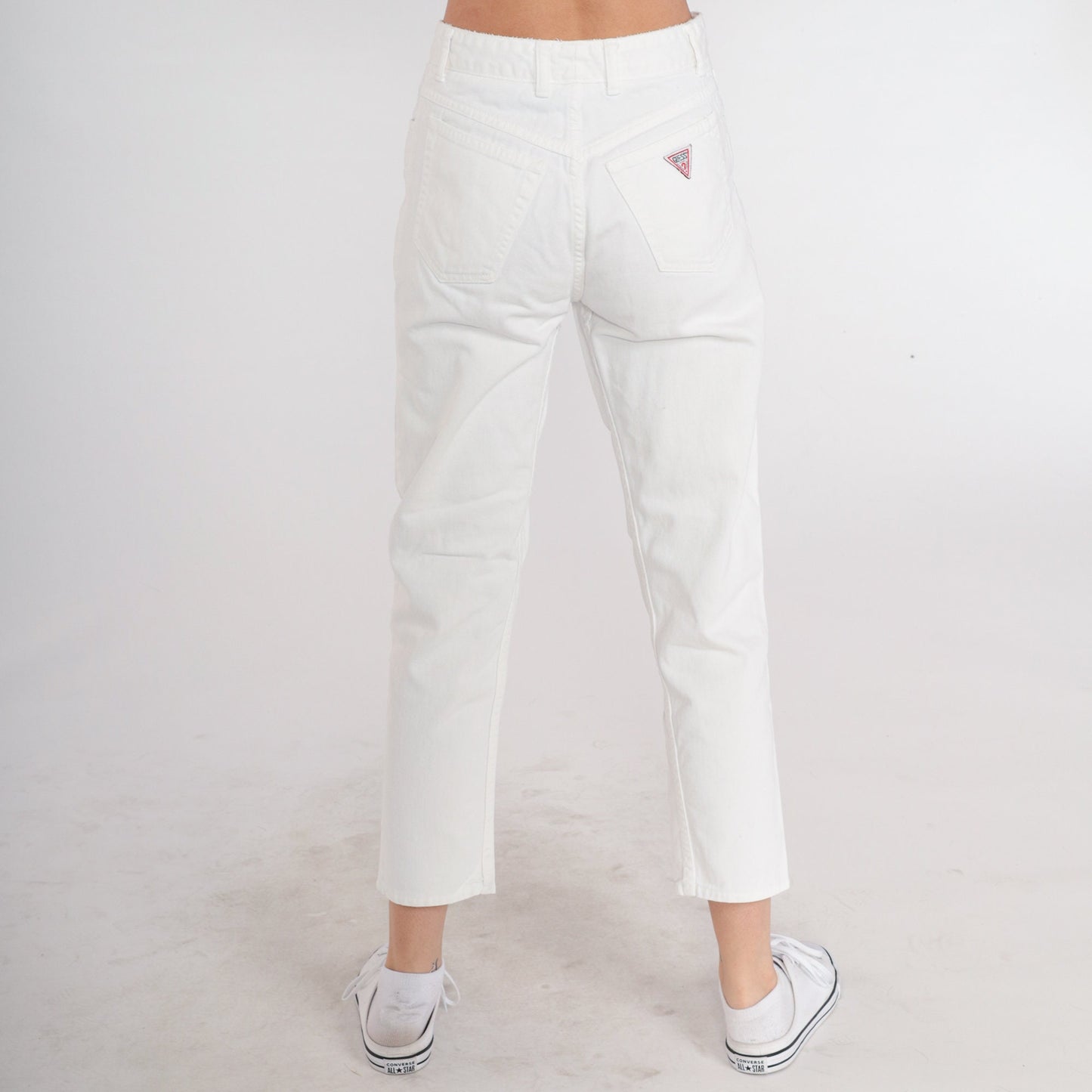 90s Guess White Denim High-Waist Mom Jeans Slim Tapered Small S