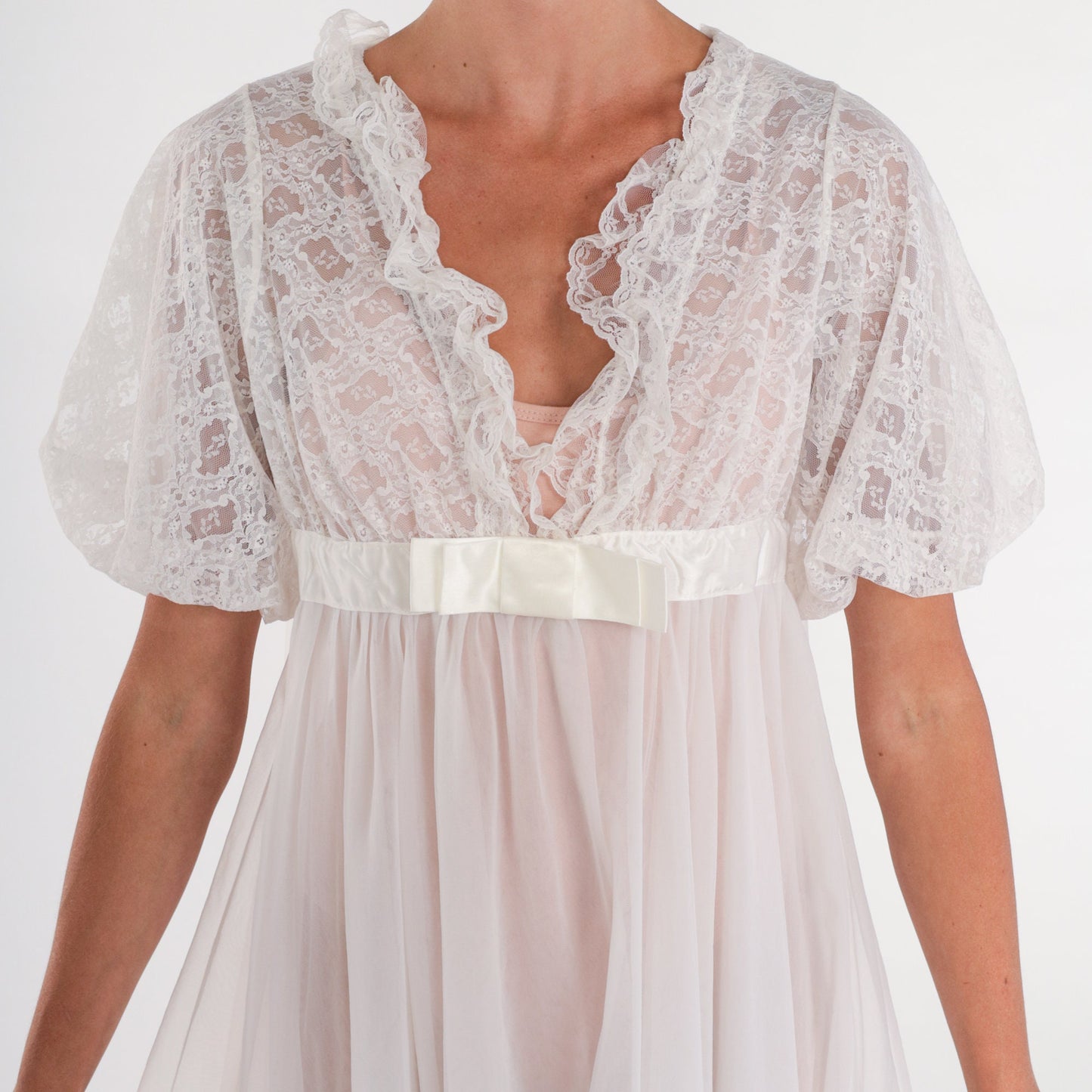 70s White Lace Peignoir Robe Midi Nightie Open Front Small S