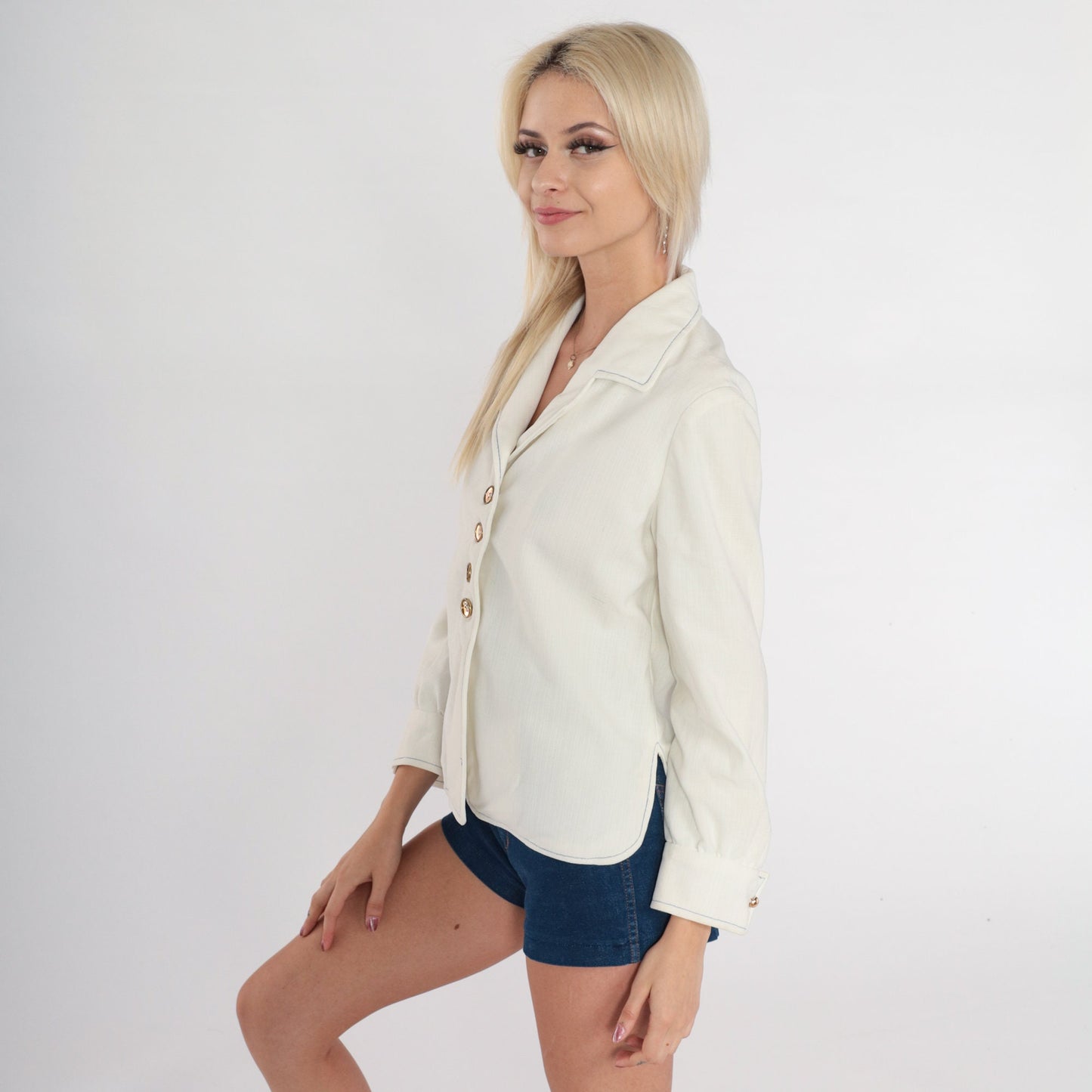 70s White Button-Up Blouse Notched Collar Long Sleeve Small