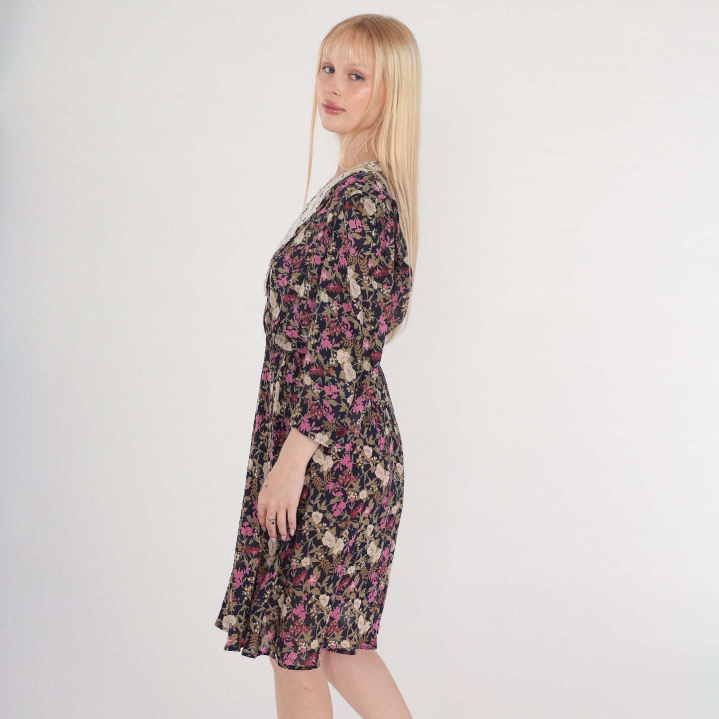 80s Floral Day Dress Navy Purple Print Lace Trim V-Neck Knee Length Medium