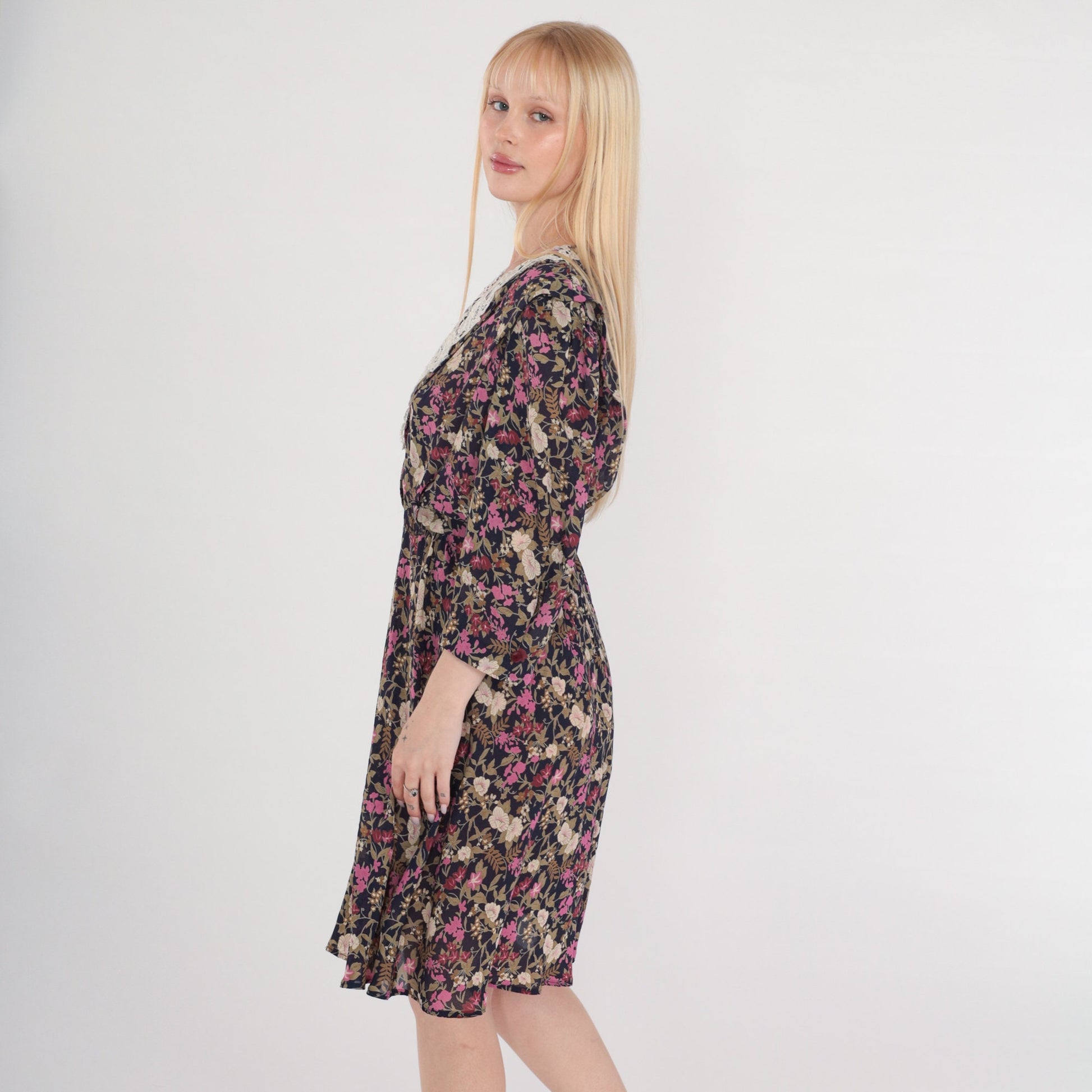 80s Floral Day Dress Navy Purple Print Lace Trim V-Neck Knee Length Medium