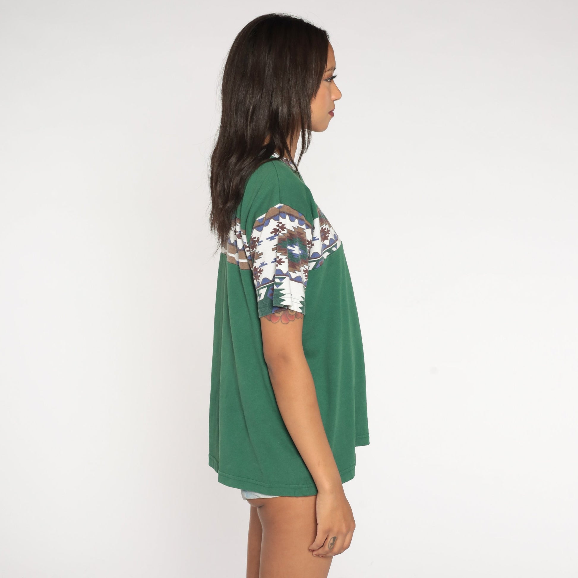 90s Southwestern Geometric T-Shirt Green Ringer Neckline Large L