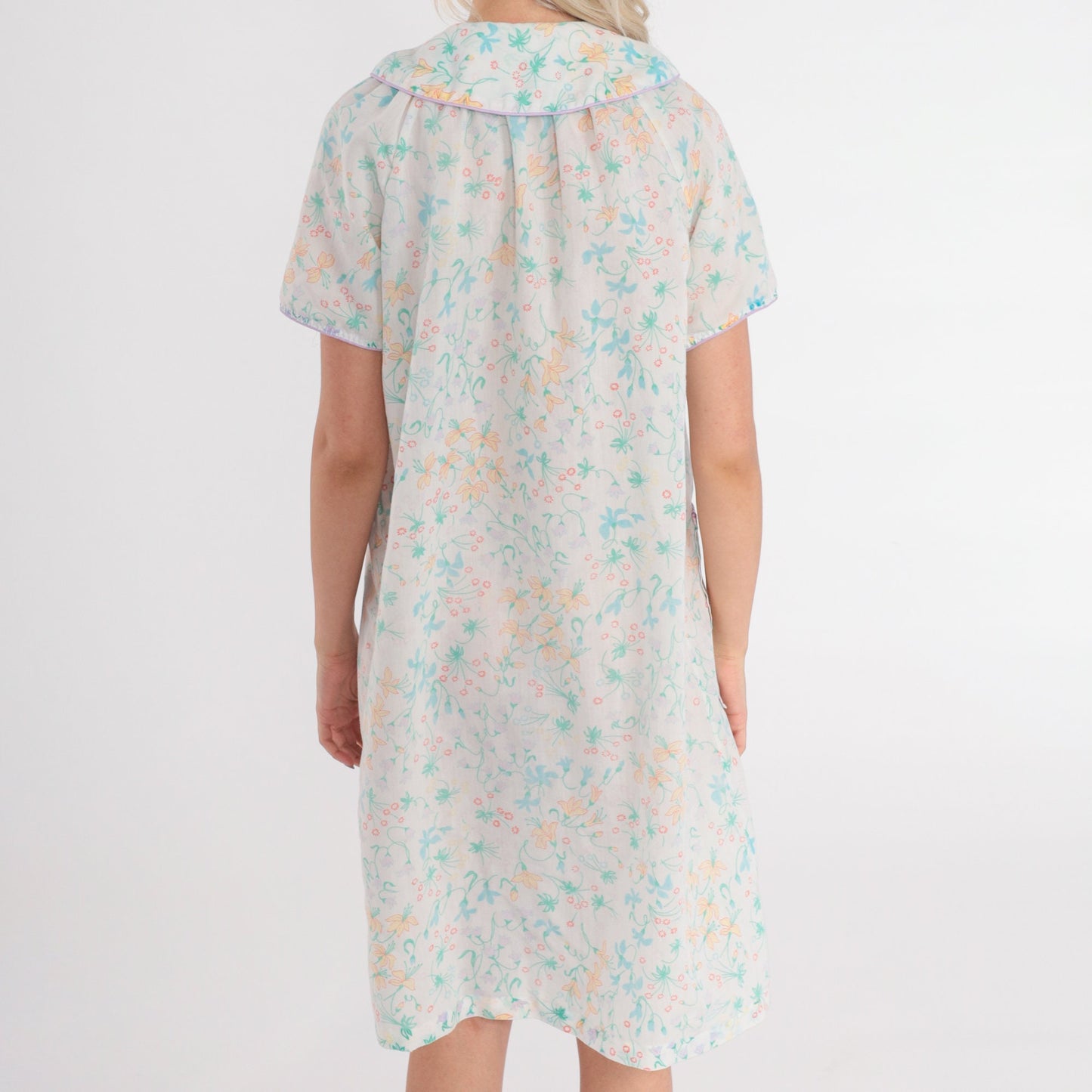 80s Floral White Nightgown Semi-Sheer Peter Pan Collar Snap Front Knee Length Medium