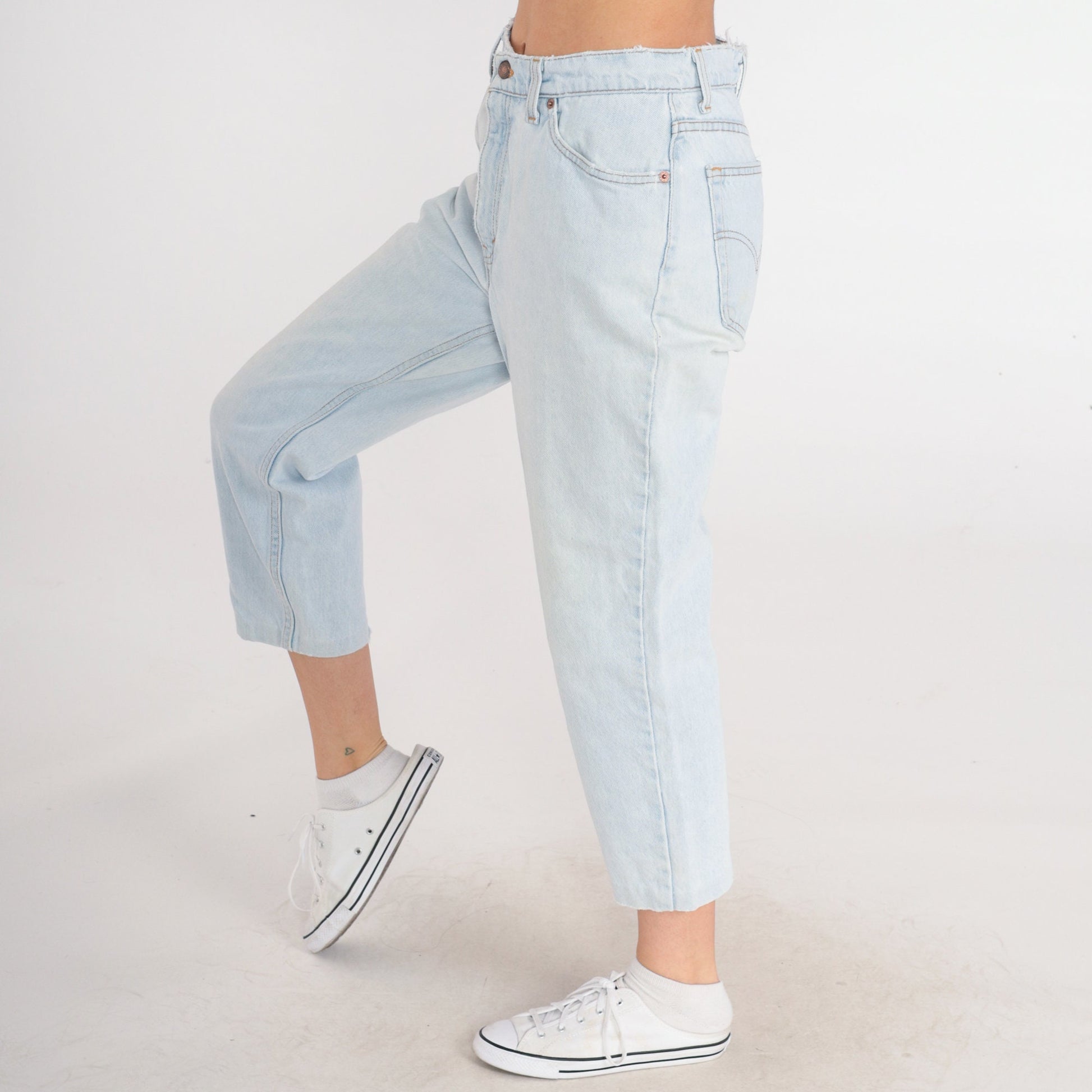 90s Levi's 512 High-Rise Mom Jeans Light Wash Tapered Cropped Medium Short