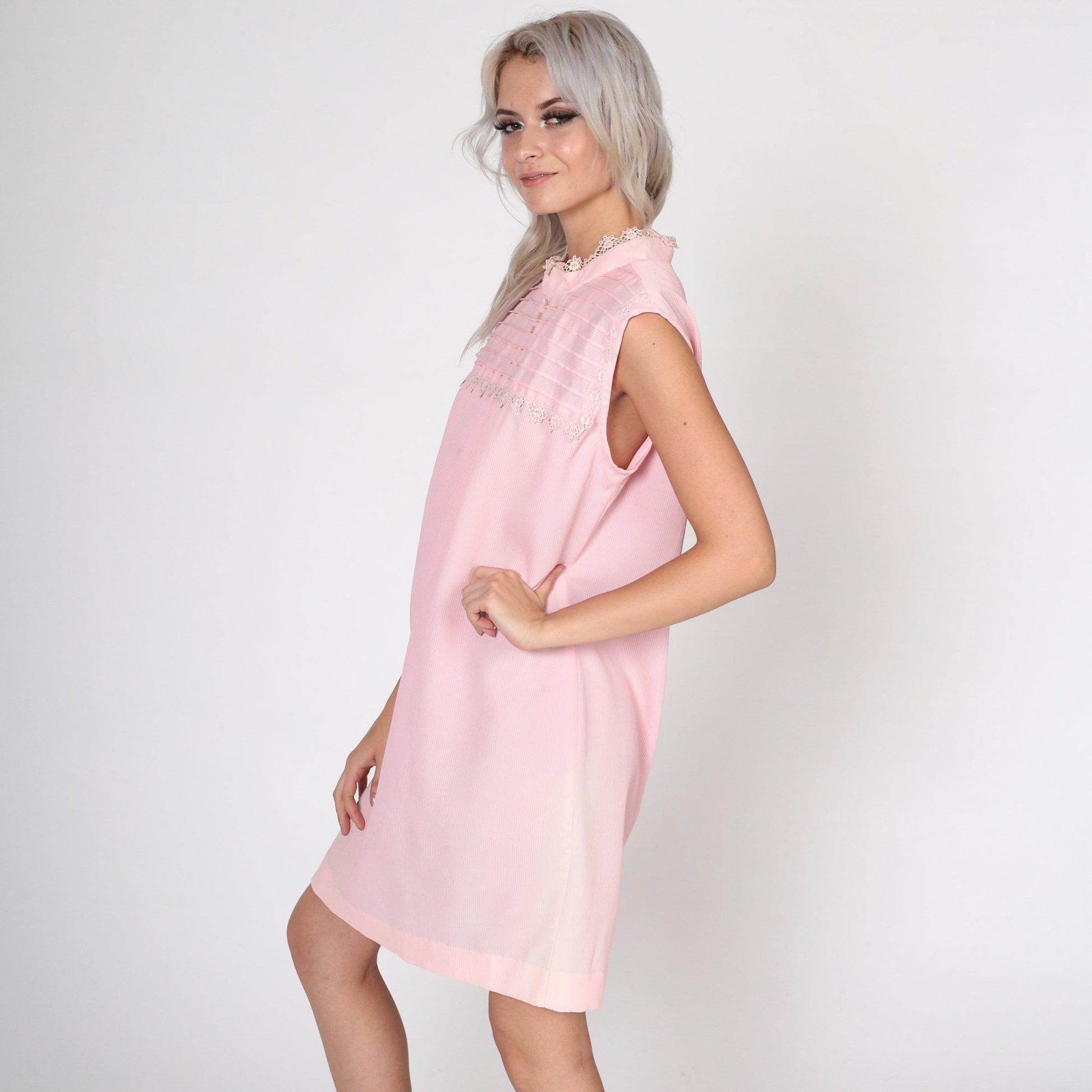 60s Mod Mini Shift Dress Baby Pink Lace Yoke Sleeveless Small Medium