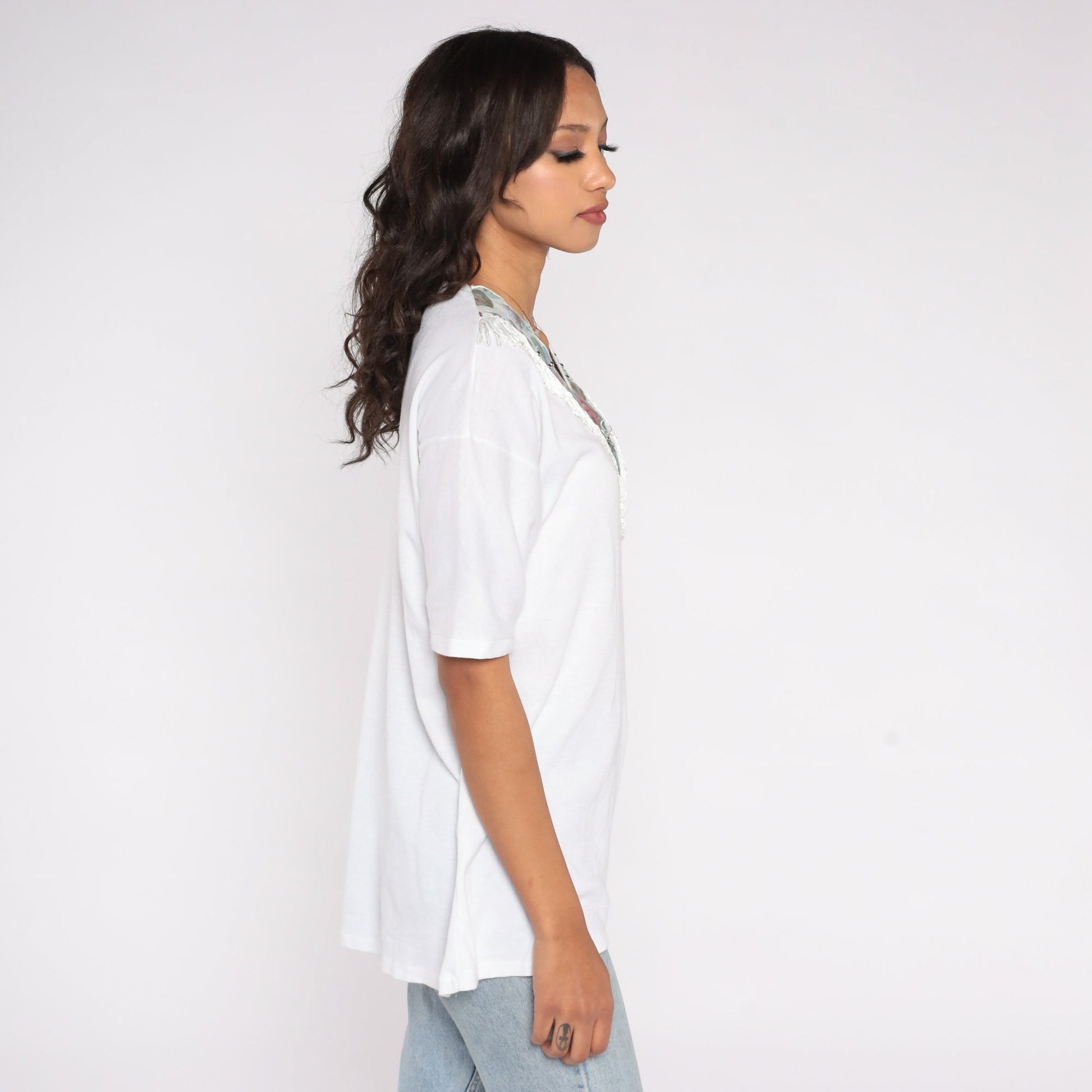 1990s Floral Studded Western Yoke T-Shirt White V-Neck Fringe Cowgirl Large