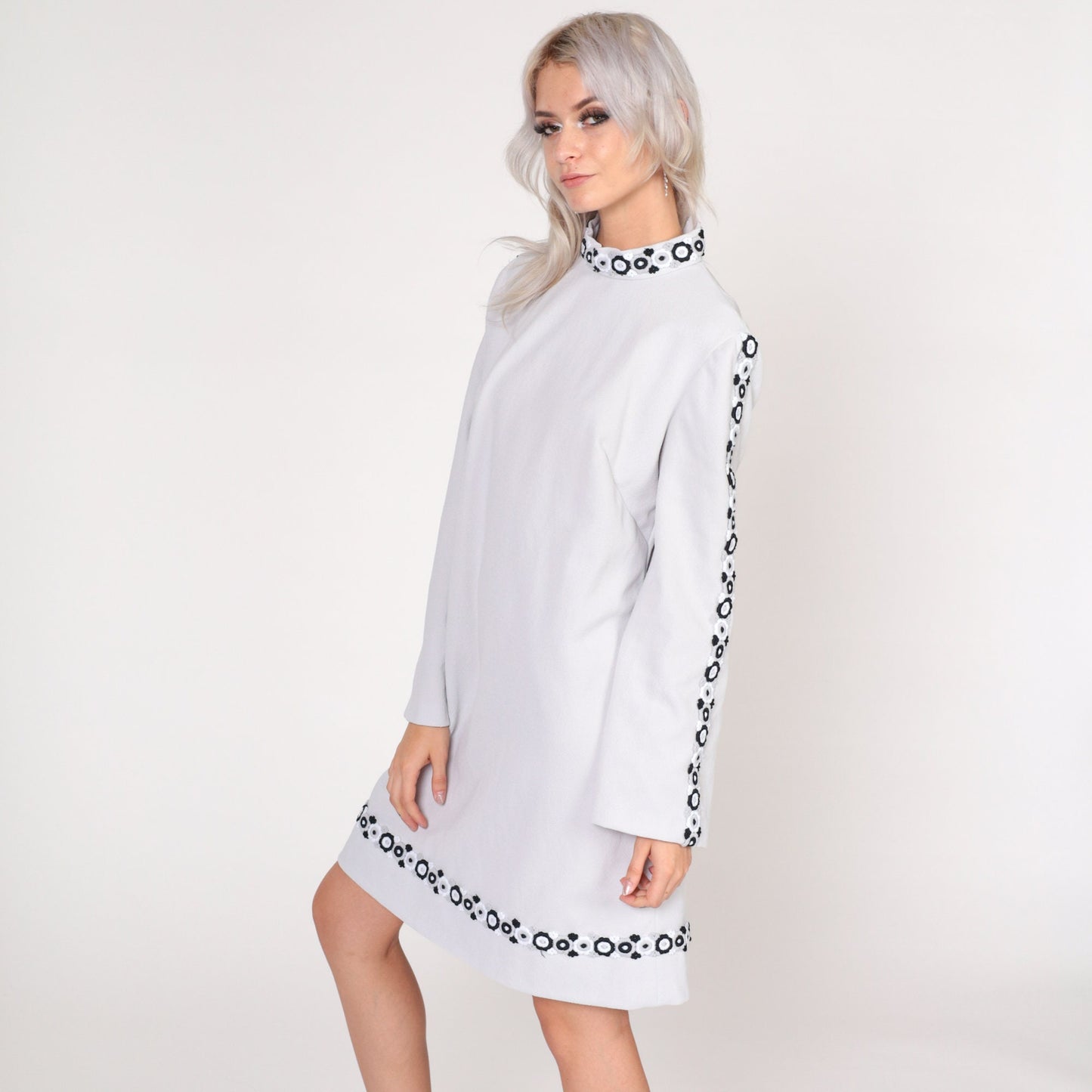 70s Mod Mini Dress Bell Sleeve Mock Neck Floral Embroidered Light Grey Medium