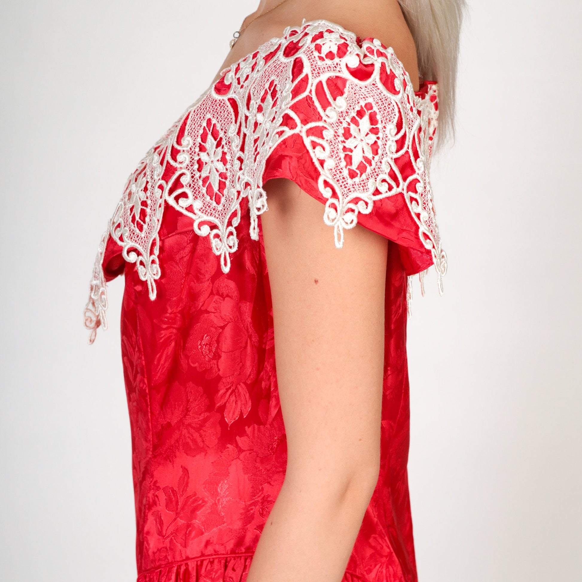 80s Red Floral Embossed Off-Shoulder Dress White Lace Basque Waist Midi Medium
