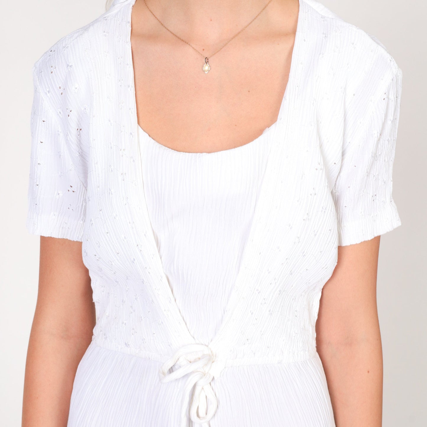 90s White Floral Eyelet Jumpsuit Tie-Front Vest Short Sleeve Extra Small