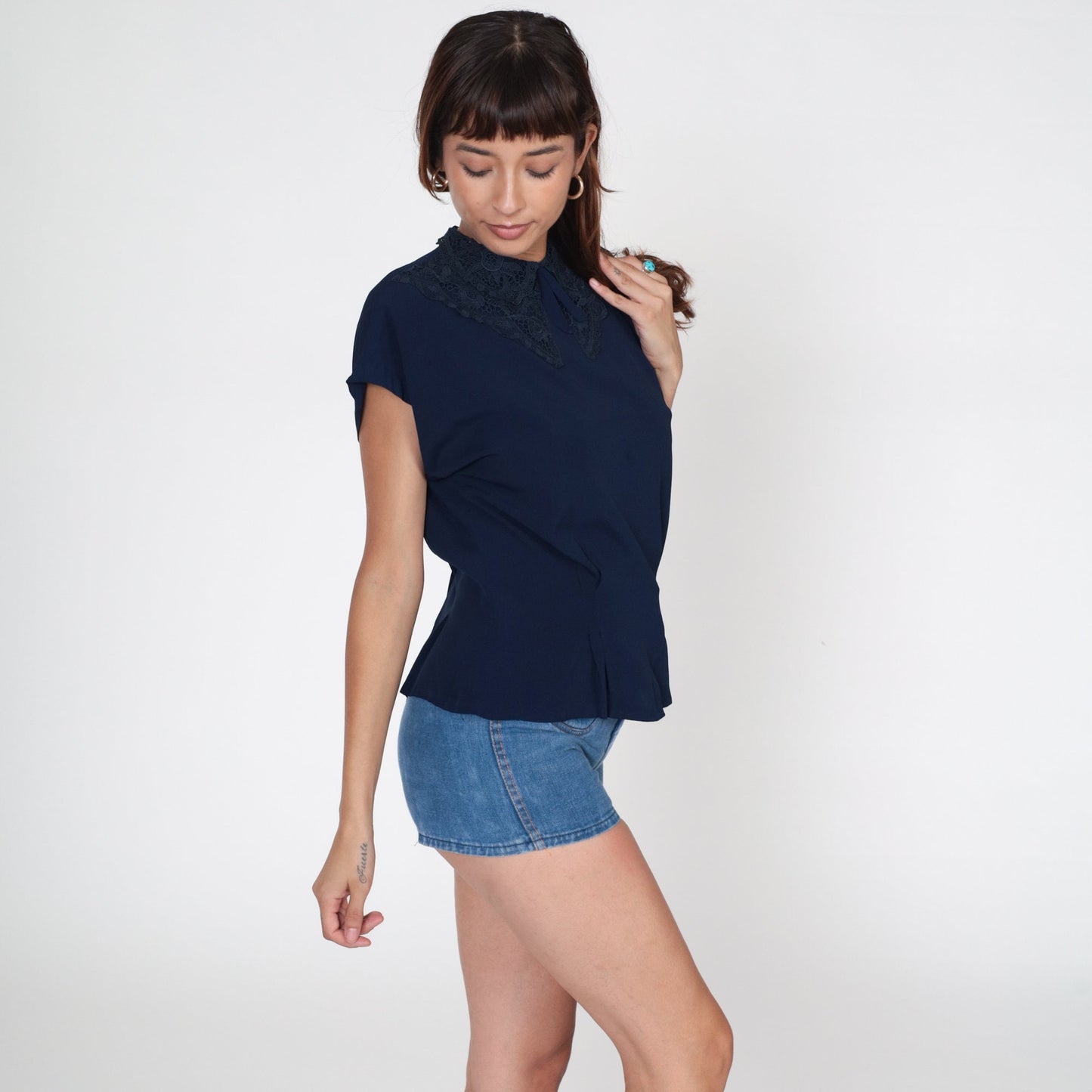 60s Navy Lace Collar Blouse Cap Sleeve Button Back Rayon Shirt Medium