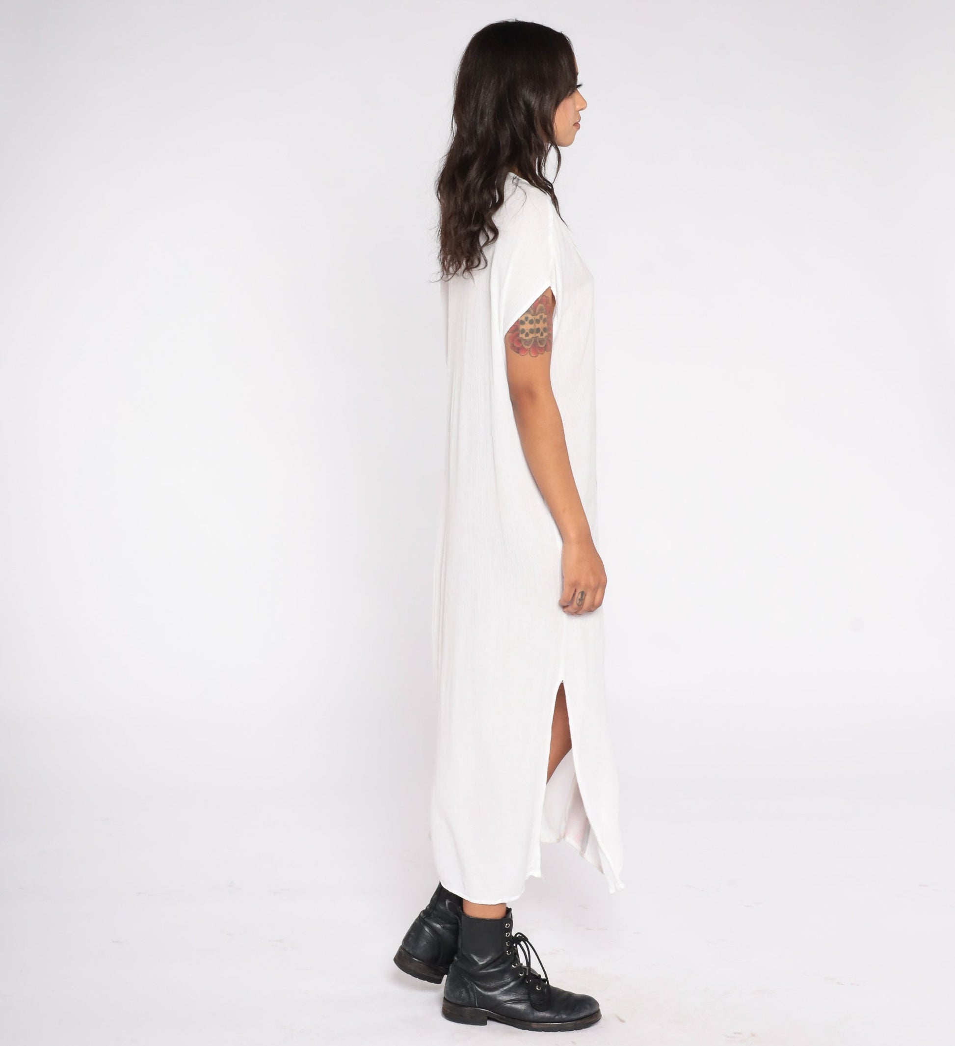 Y2K White Floral Embroidered Midi Dress Cap Sleeve V-Neck Side Slit Medium