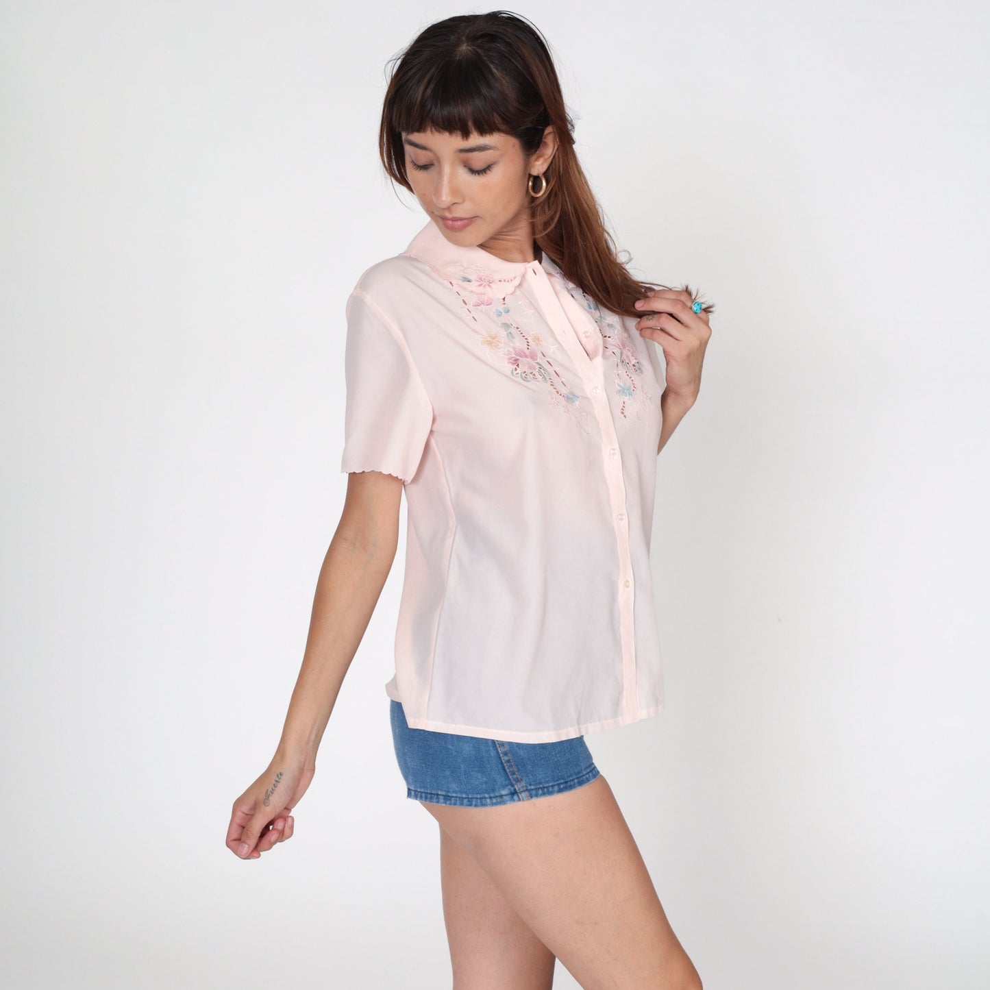80s Baby Pink Embroidered Floral Blouse Peter Pan Collar Cutout Small