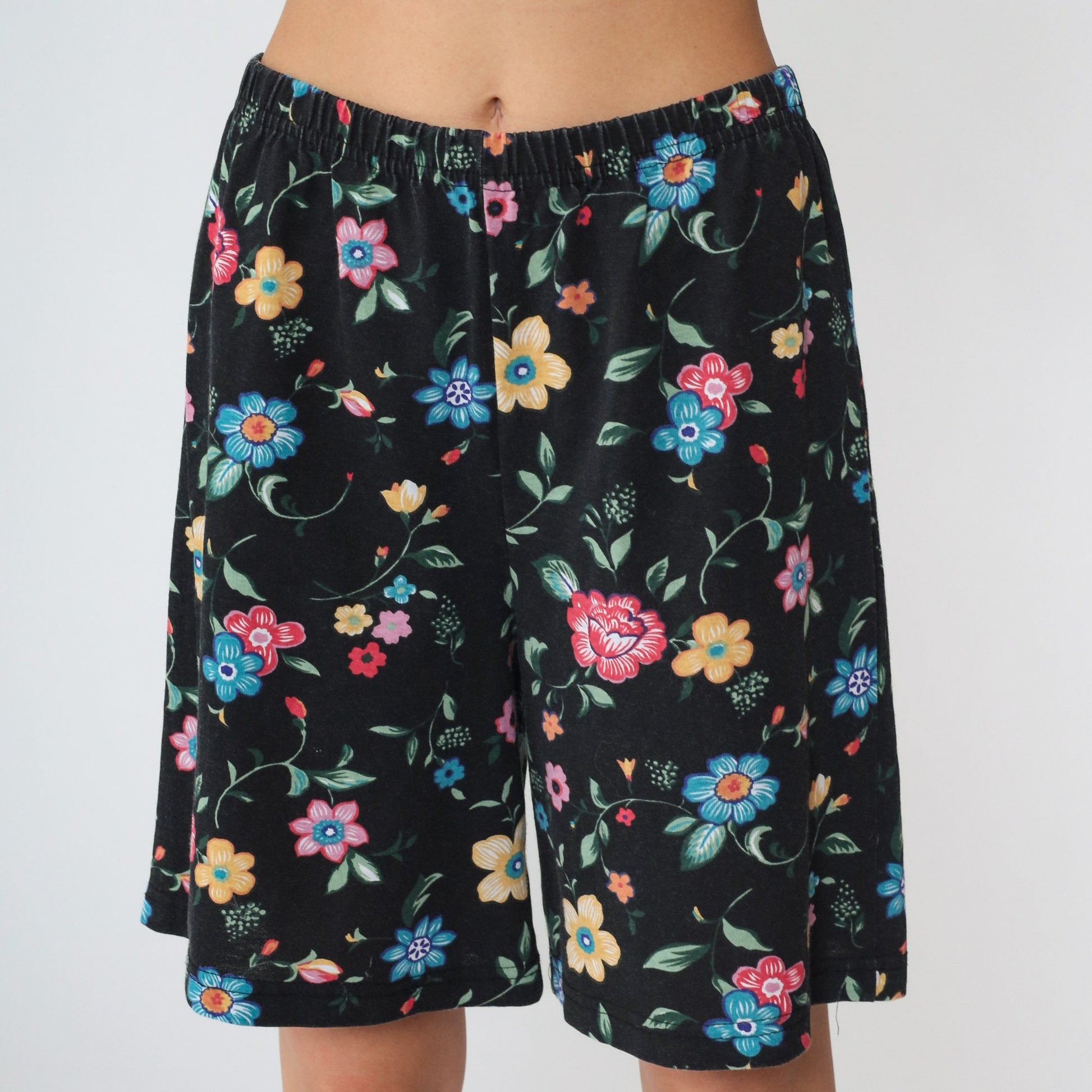 90s Black Floral High-Waisted Bermuda Shorts Elastic Waist Small Medium