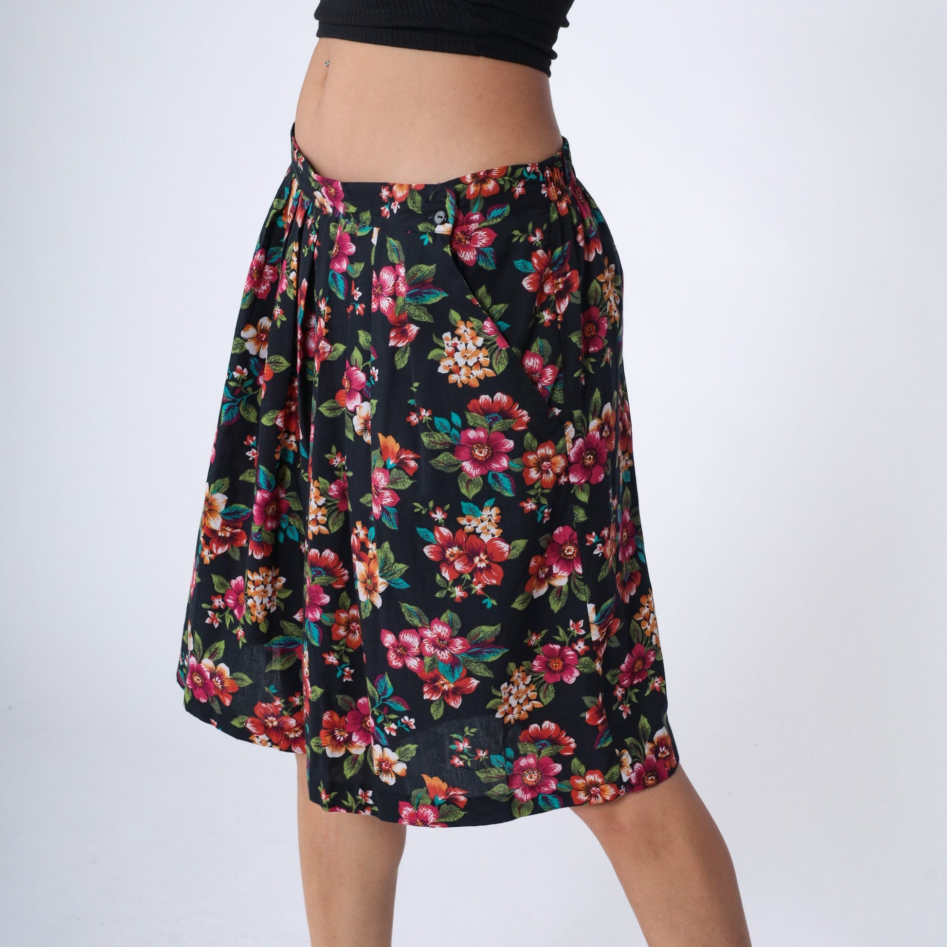 90s Black Floral Print High-Waist Pleated Shorts Bermuda Large L