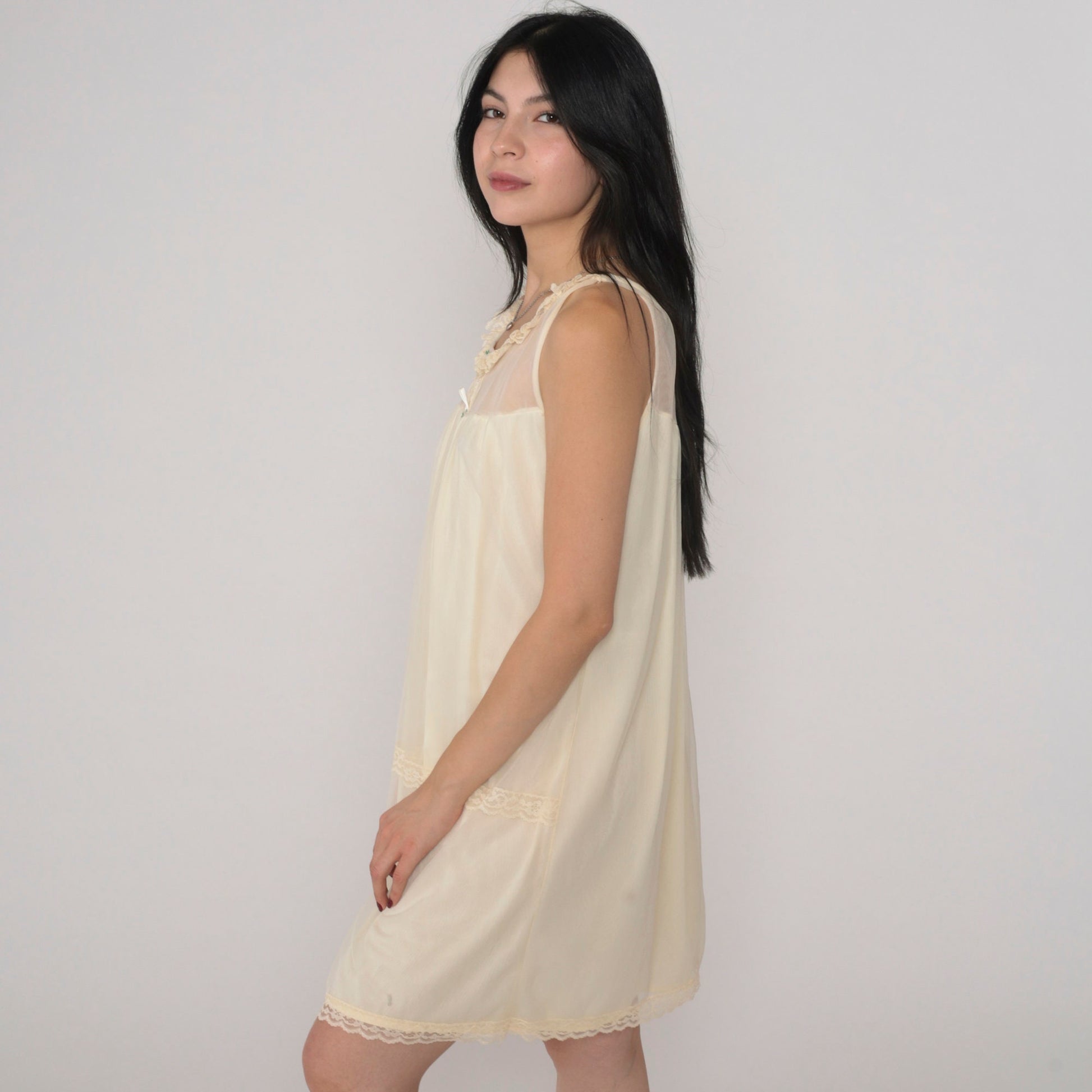 80s Pale Yellow Nylon Nightgown Lace Trim Rosette Embroidered Mini Small