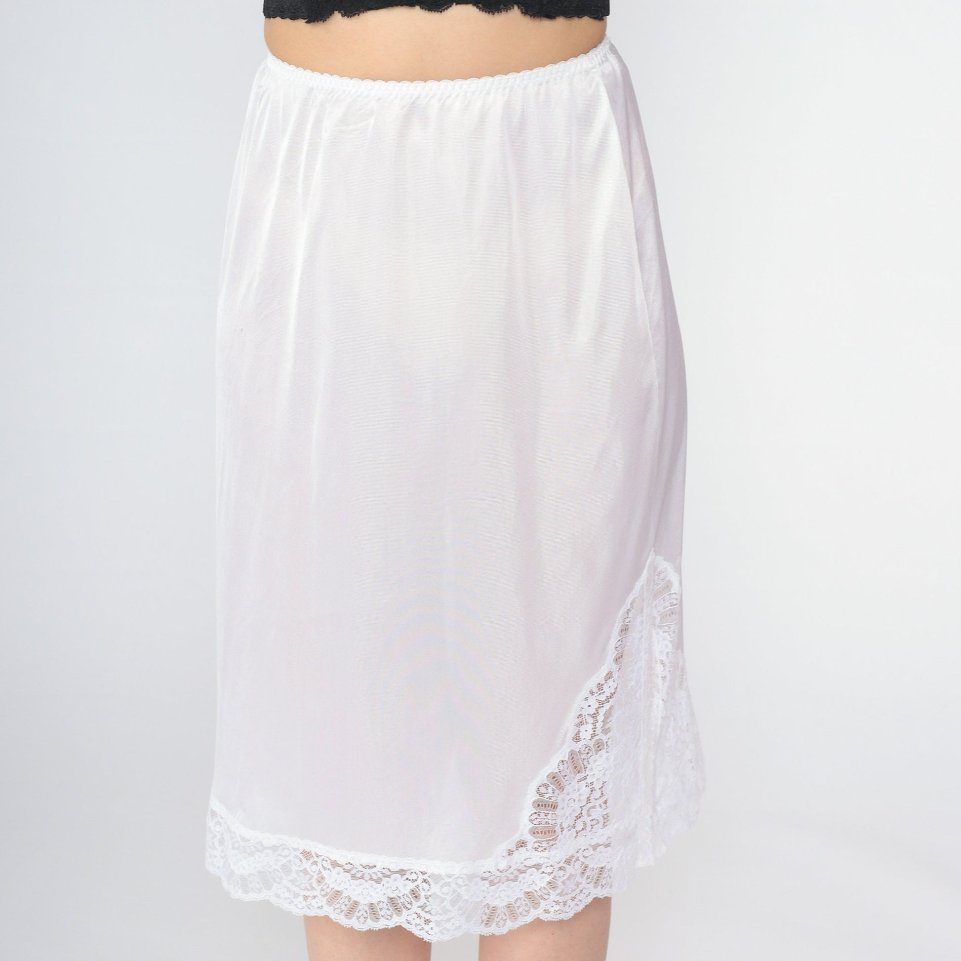 80s White Nylon Lace Slip Skirt Scalloped Hem Elastic Waist Small