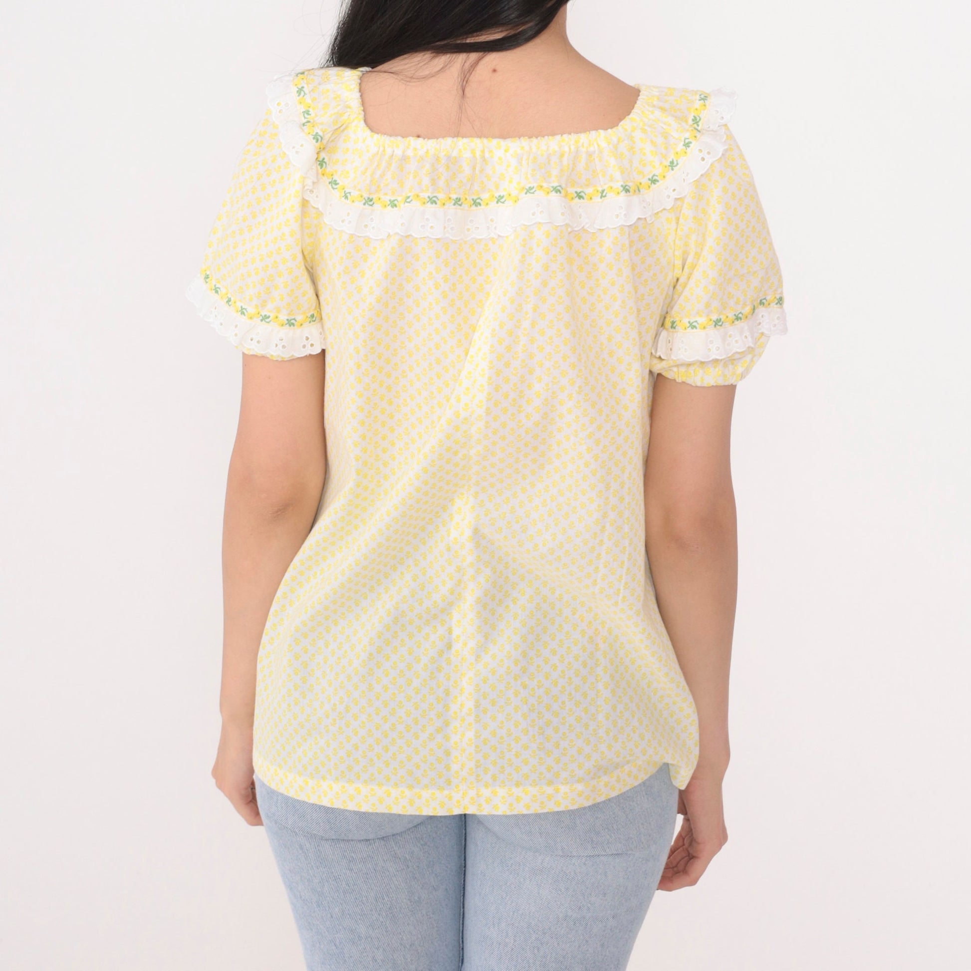 70s Yellow Floral Peasant Blouse Puff Sleeve Eyelet Lace Trim Small