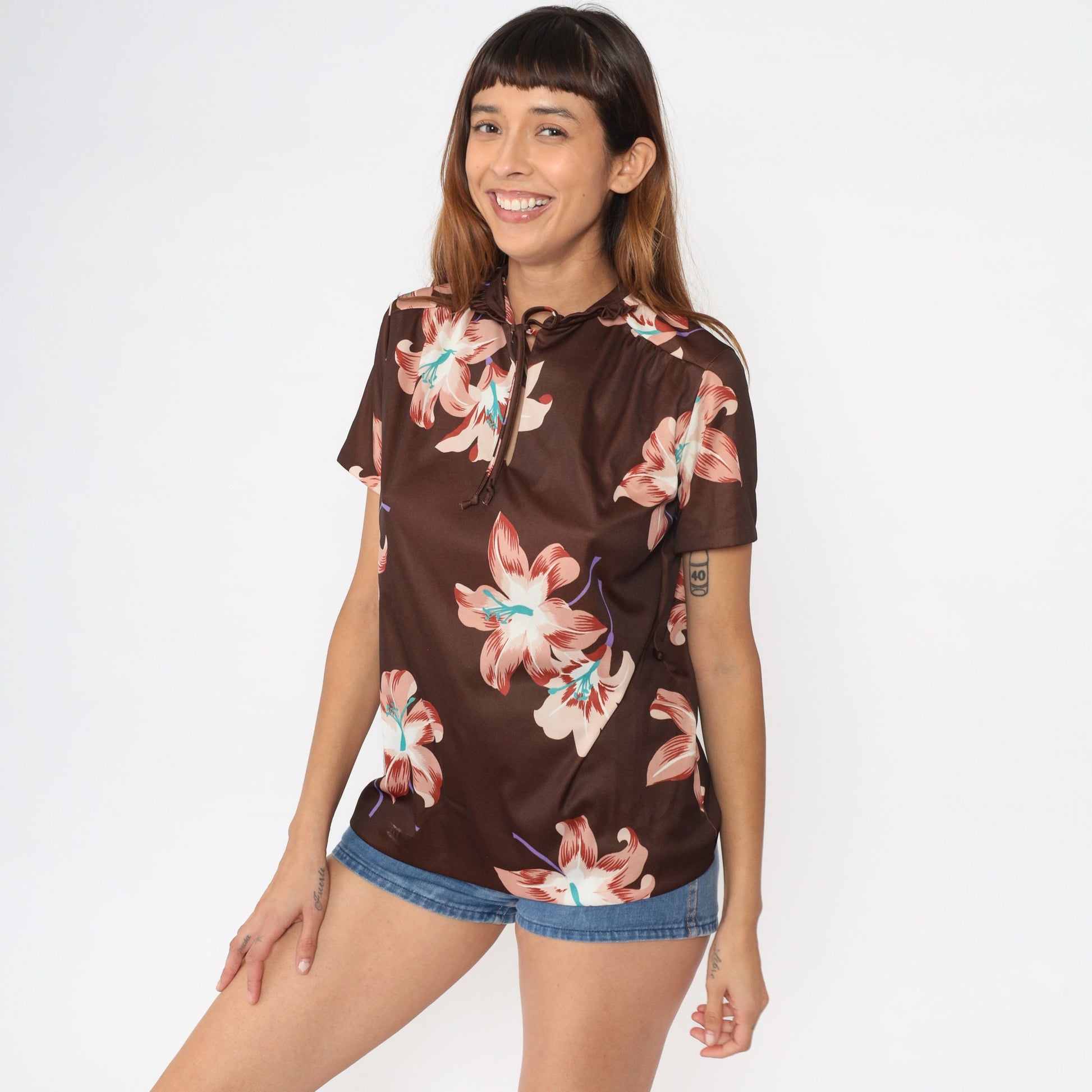 70s Brown Floral Blouse Keyhole Tie Neck Ruffled Collar Short Sleeve Medium
