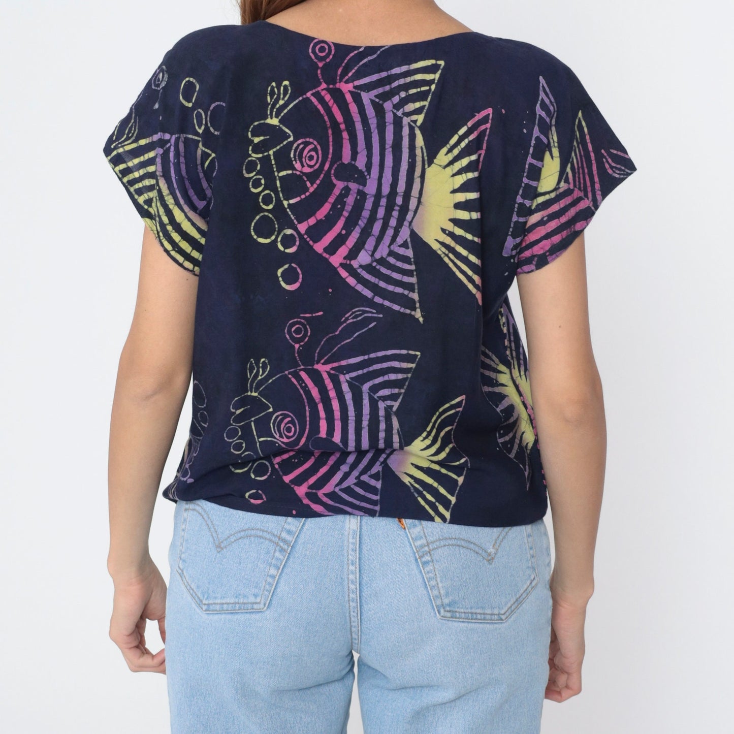 Y2K Batik Fish Graphic Tee Dark Blue Scoop Neck Short Sleeve Medium