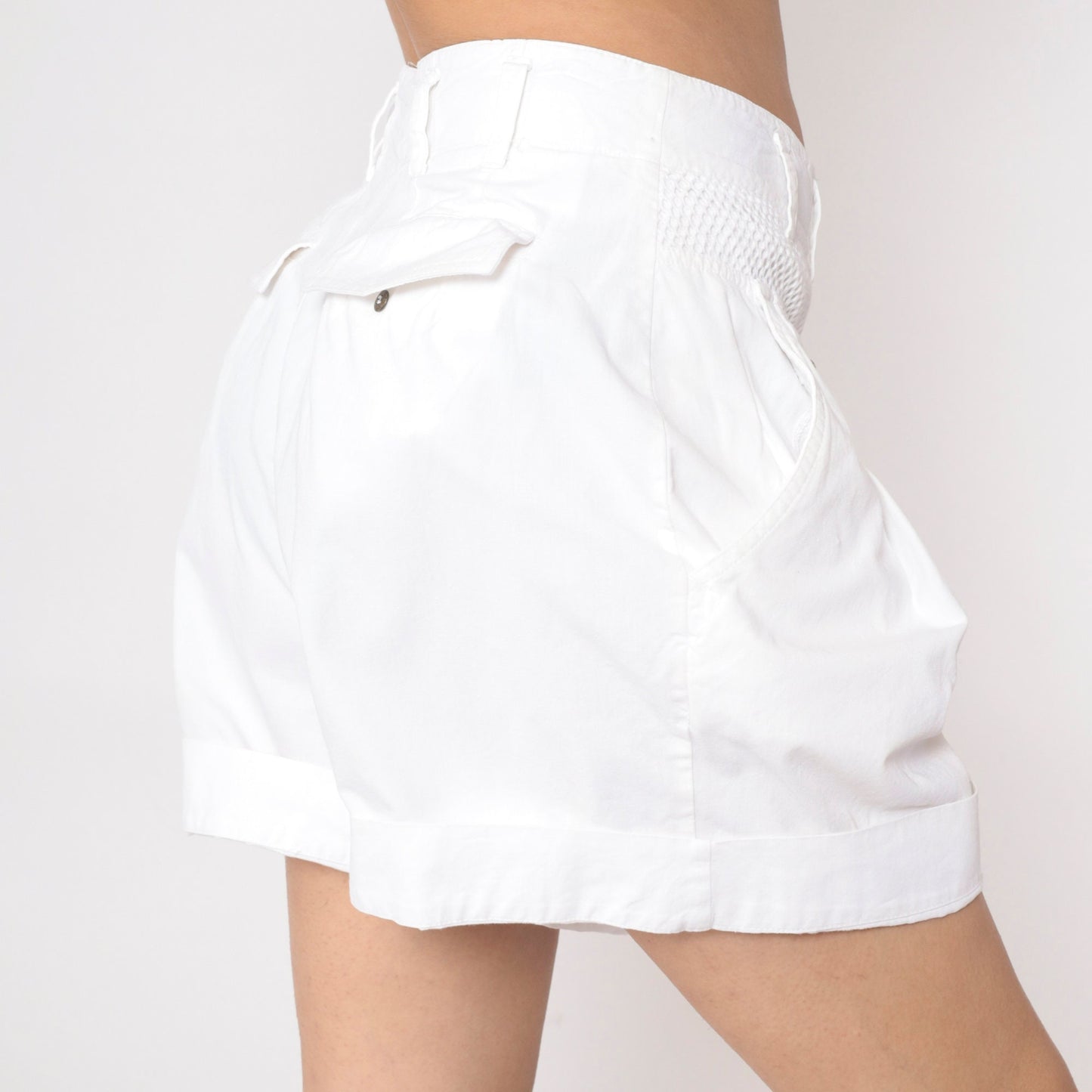 90s White Pleated High-Waist Shorts Fishnet Trim Cotton Medium