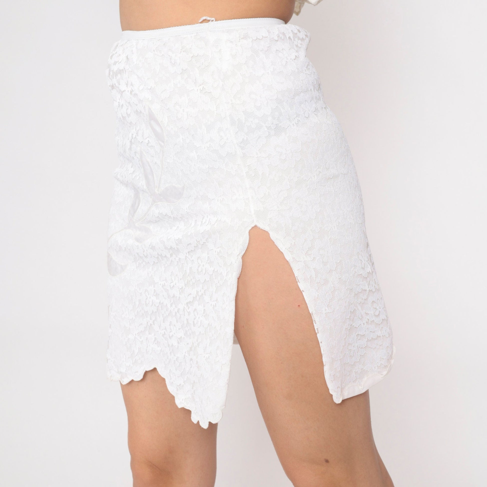 70s White Lace Half Slip Skirt Scalloped Satin Leaf Applique Small