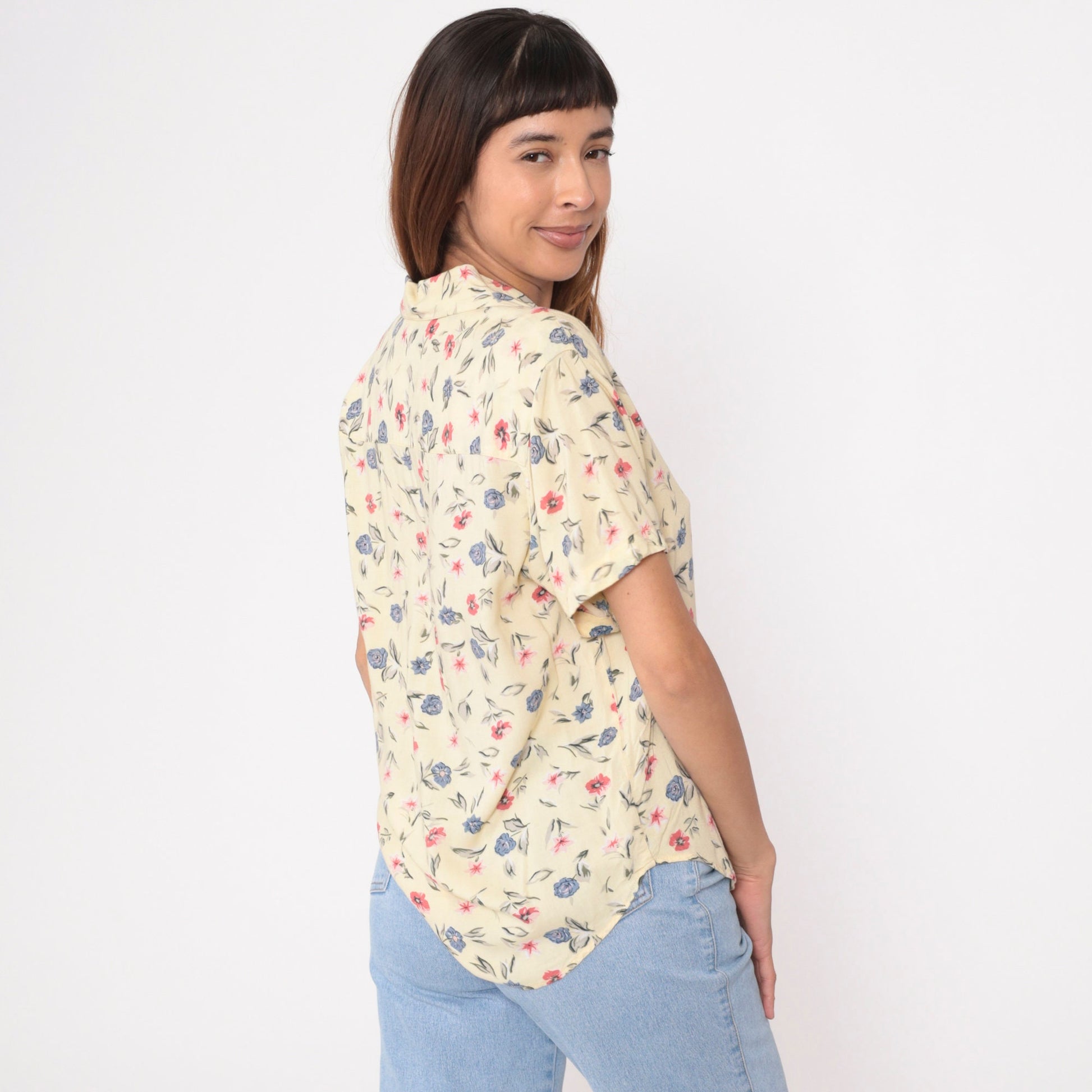 90s Light Yellow Floral Button-Up Blouse Short Sleeve Rayon Small