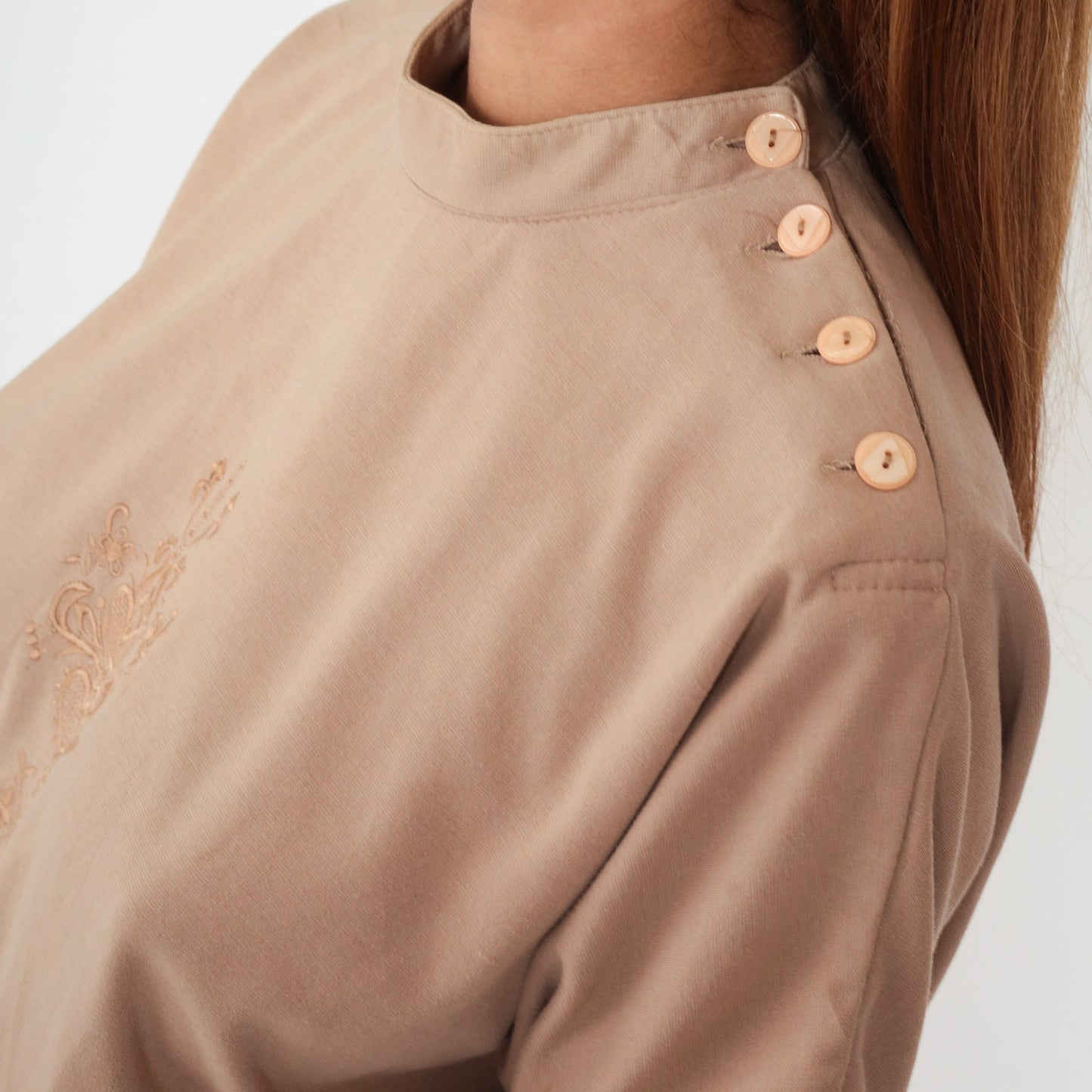 80s Tan Embroidered Floral Heart Blouse Short Sleeve Button Shoulder Cotton Medium