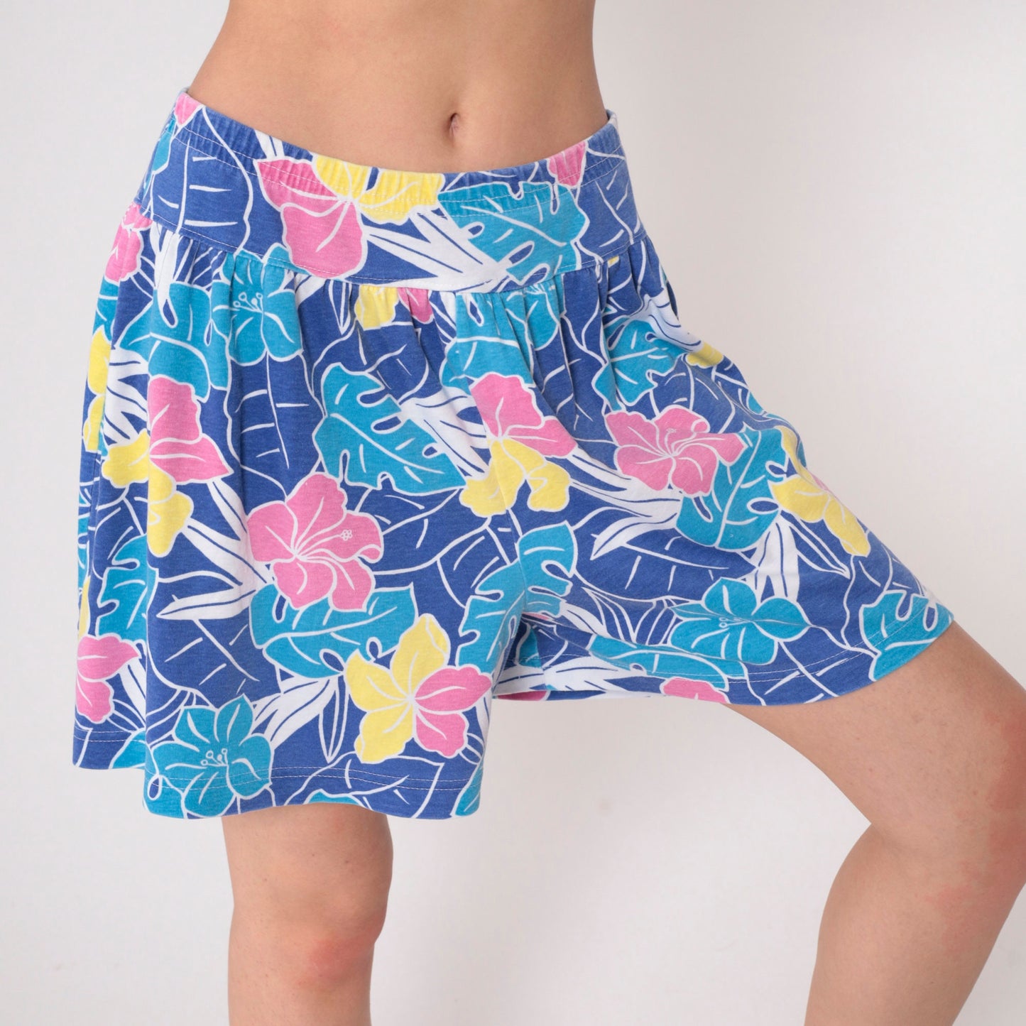 90s Tropical Floral Shorts High Waist Hibiscus Leaf Print Blue Pink Medium