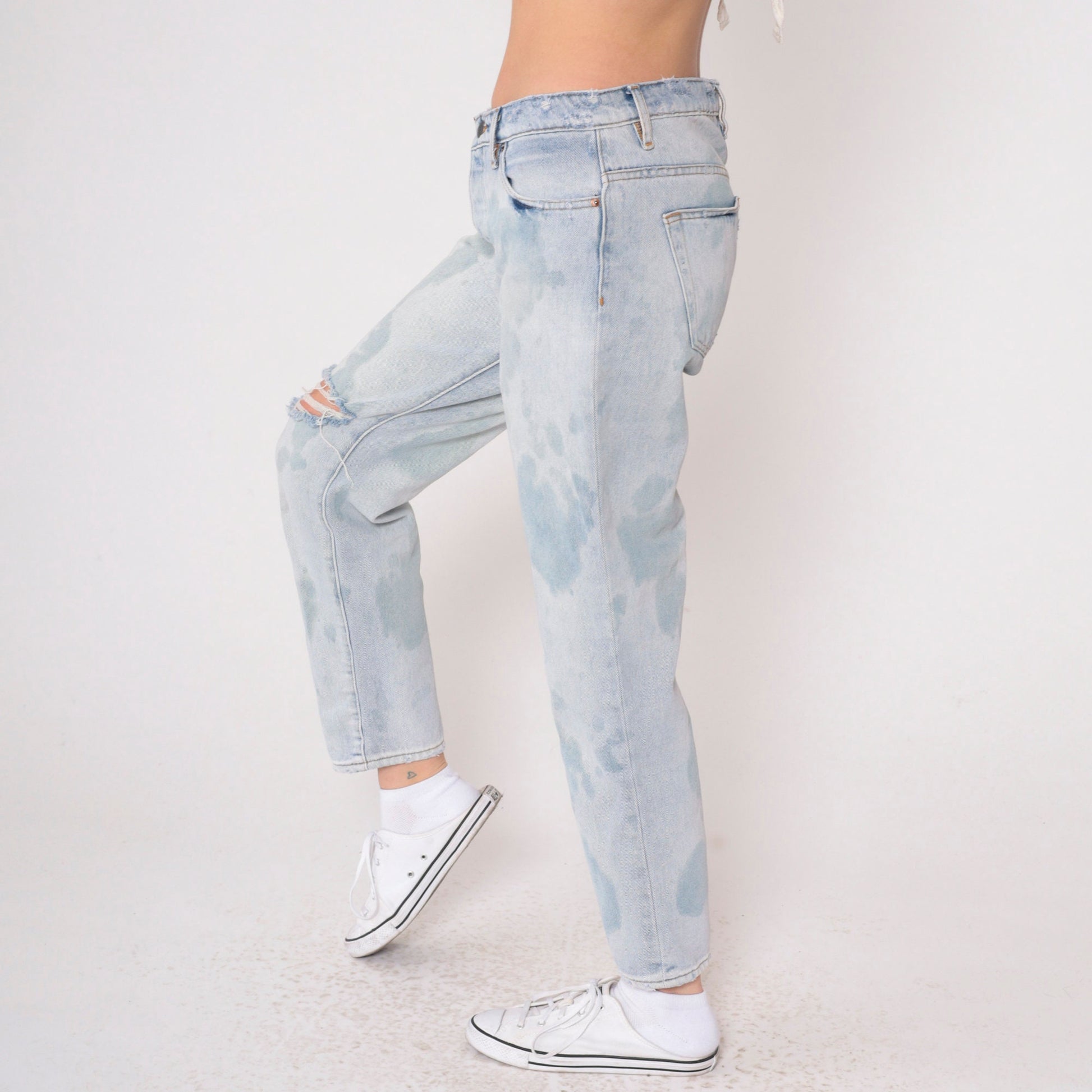 00s Calvin Klein Light Blue Bleach Splattered Ripped Knee Jeans Medium