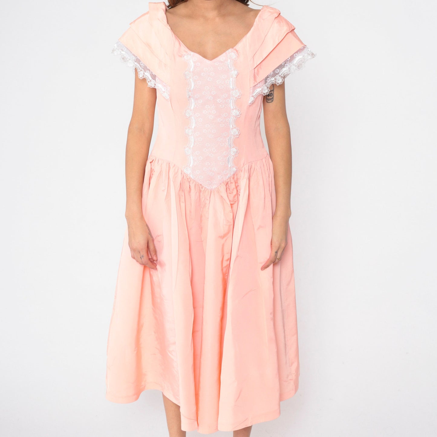 80s Peach Pink Taffeta Midi Dress Lace Trim Basque Waist Cap Sleeve Medium