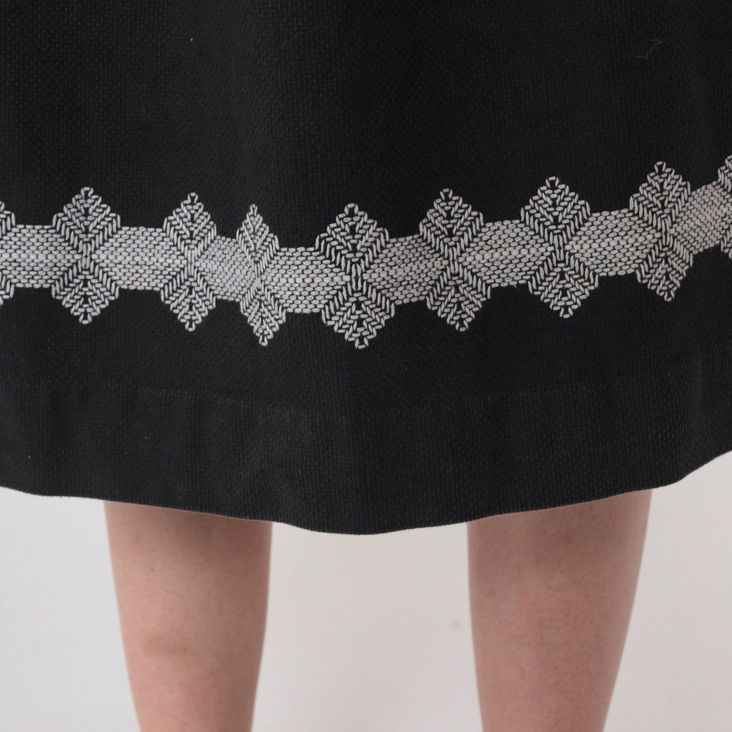 60s Black Midi Skirt White Geometric Embroidered High Waisted Pleated Cotton Extra Small