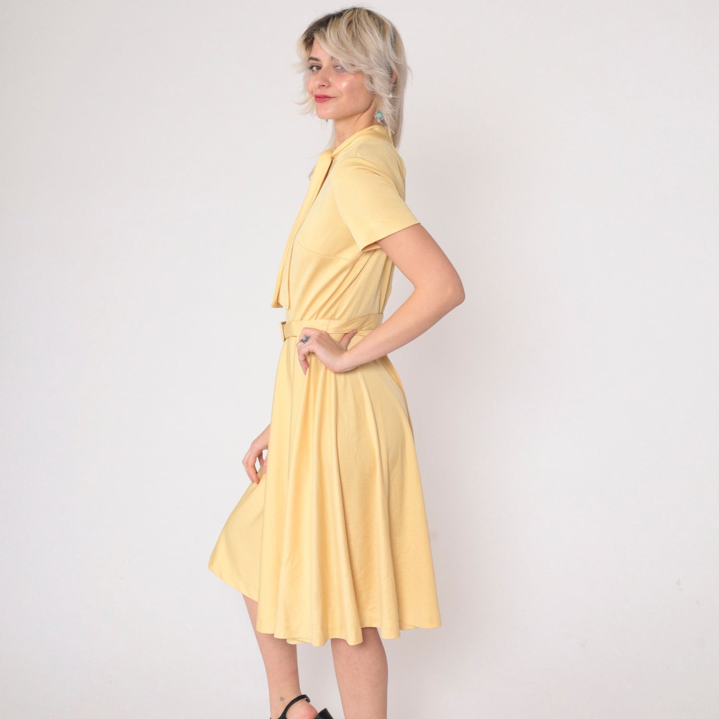70s Mod Ascot Dress Light Yellow Necktie Belted High Waist Midi Small