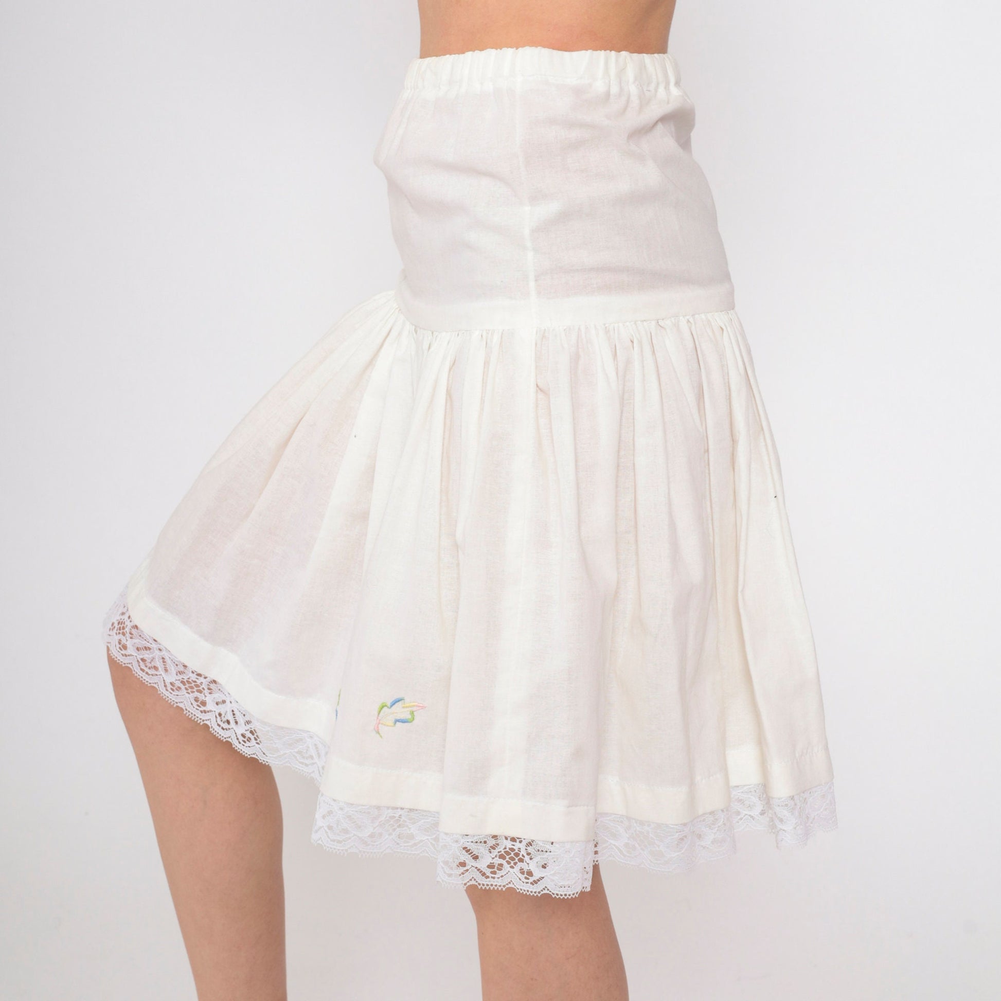 70s White Floral Embroidered Slip Skirt Lace Trim Knee Length Extra Small