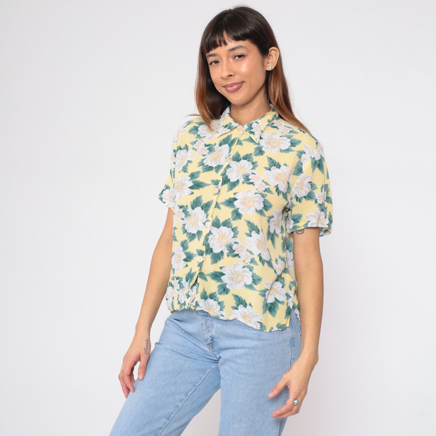 90s Yellow Floral Button-Up Blouse Short Sleeve Collared Shirt Medium M