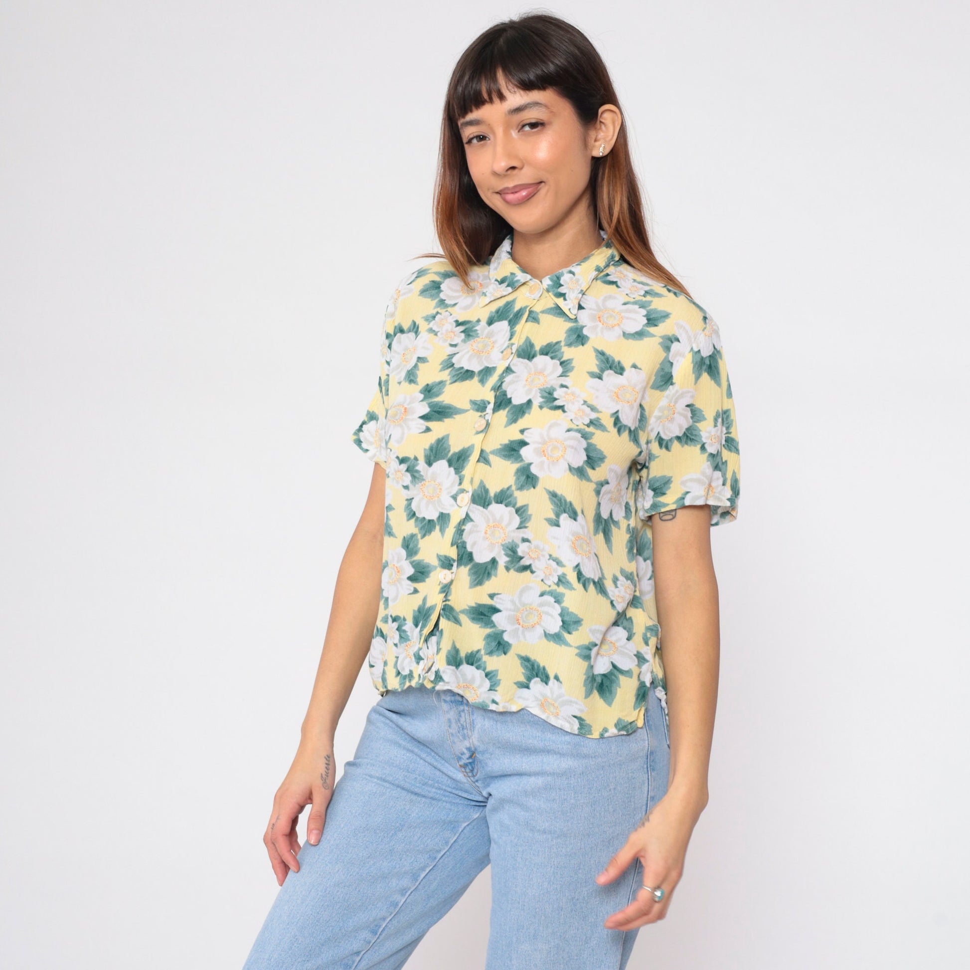 90s Yellow Floral Button-Up Blouse Short Sleeve Collared Shirt Medium M