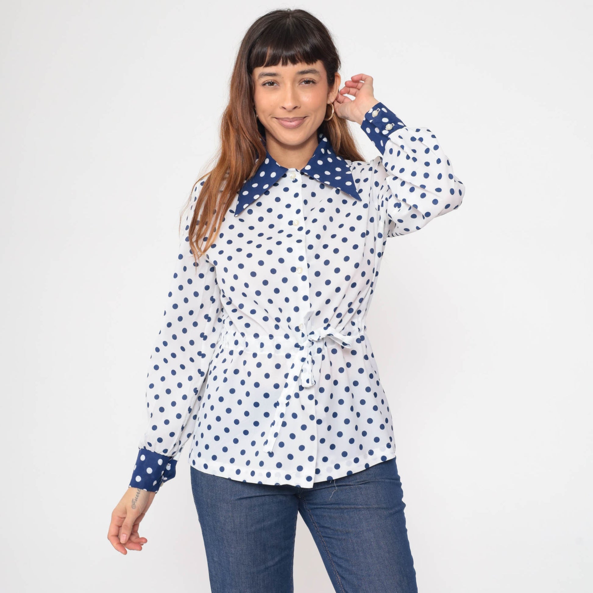 70s Polka Dot Button Up Blouse White Blue Dagger Collar Long Sleeve Medium